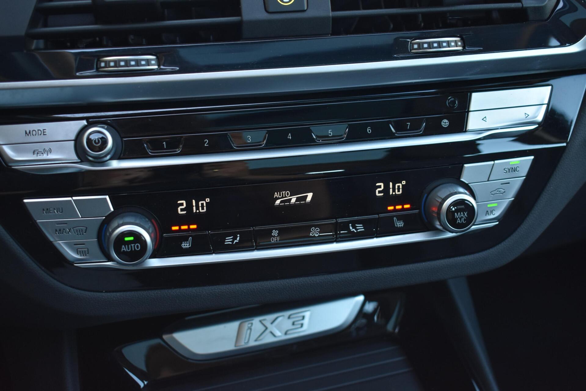 Foto van BMW Ix3