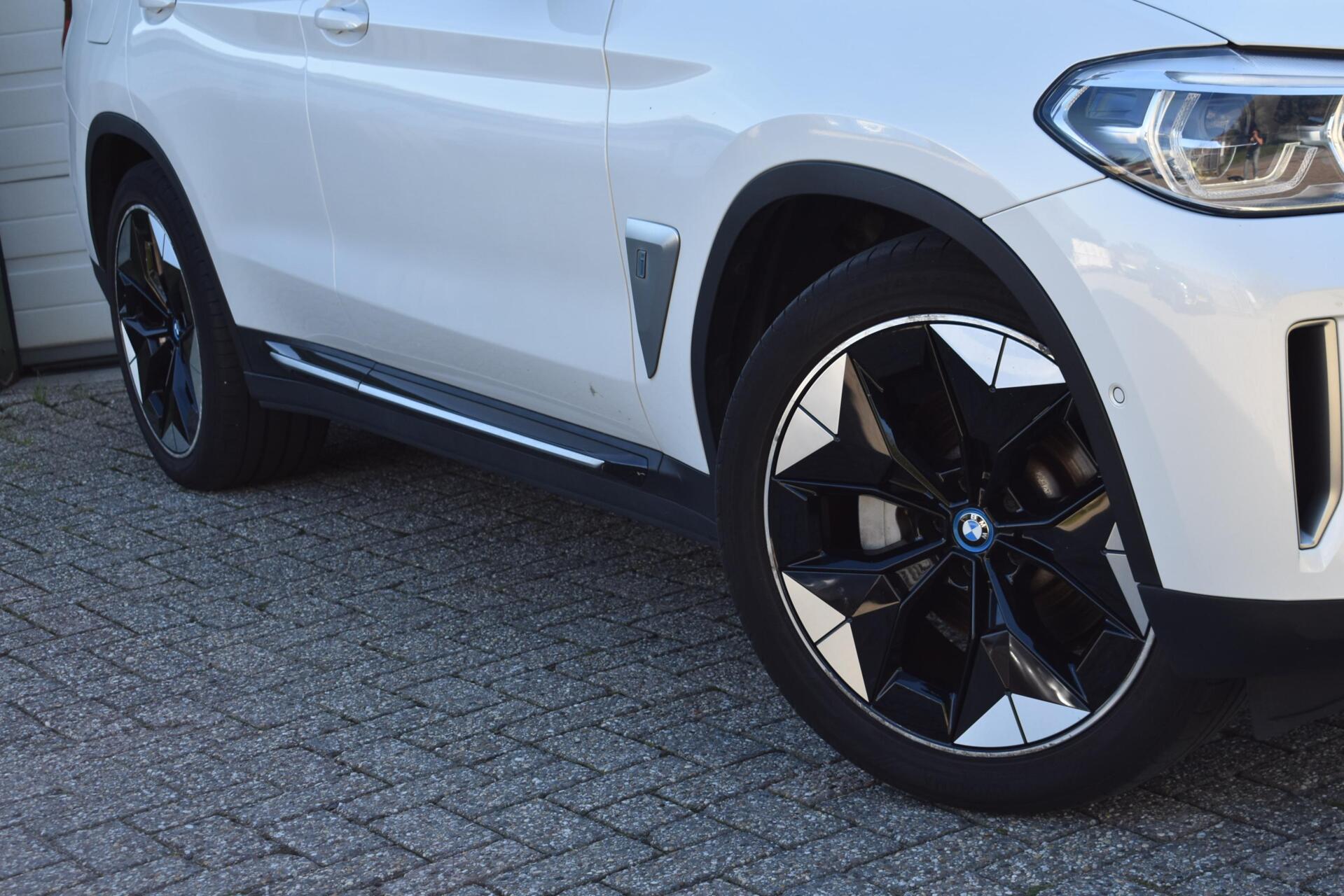 Foto van BMW Ix3