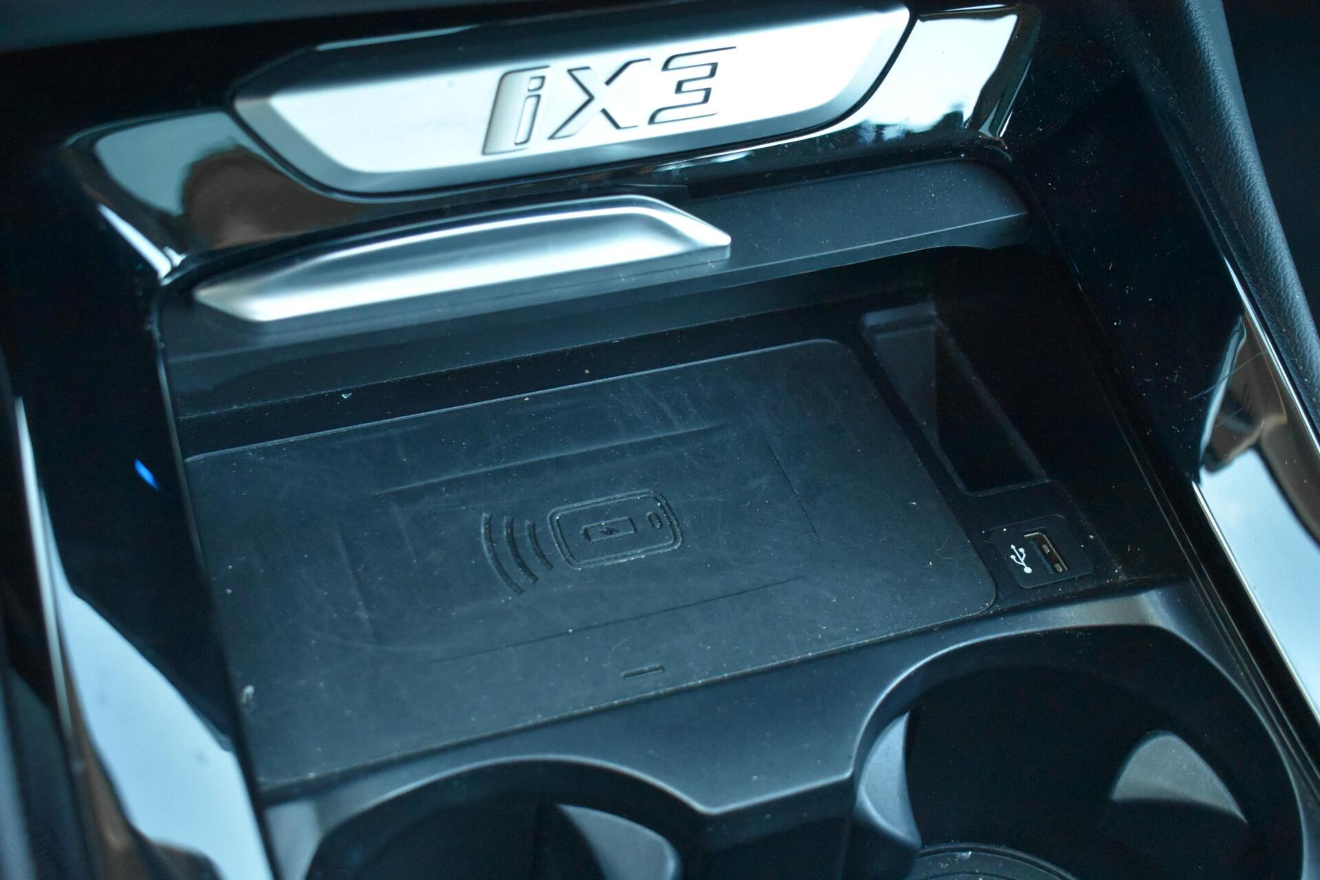 Foto van BMW Ix3