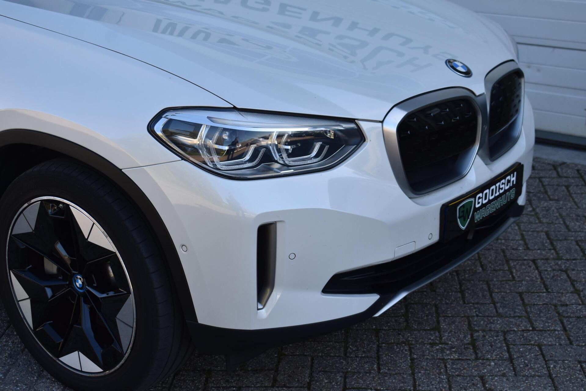 Foto van BMW Ix3