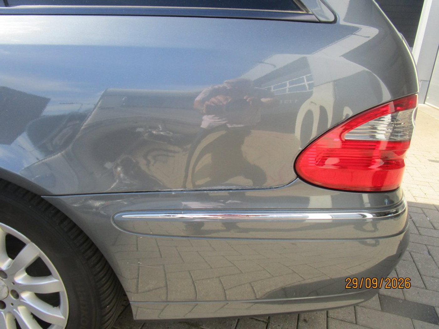 Foto van Mercedes-Benz E 200 Kompressor