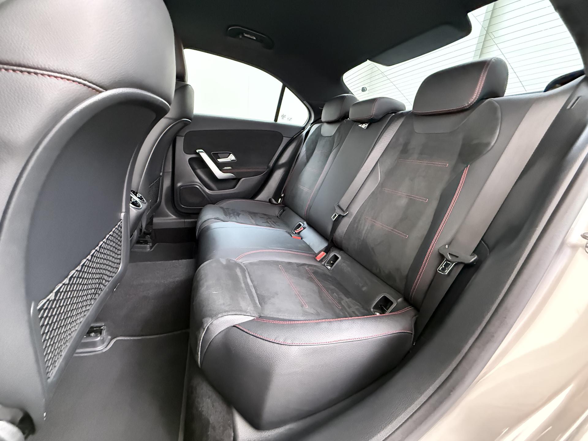Foto van Mercedes-Benz A 200