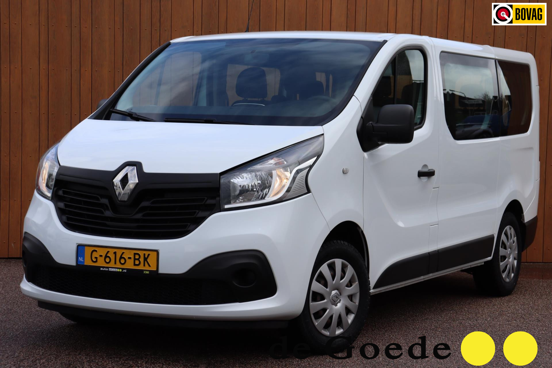 Renault Trafic 1.6 dCi 88kw Zen 9-persoons org. NL 28.940 incl.btw/bpm 2019 - voorkant