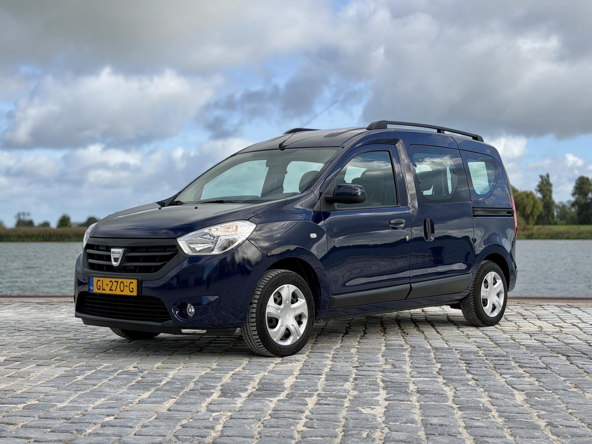 Dacia Dokker 1.2 TCe Lauréate|Dealer Onderhouden|Navi|Trekhaak 2015 - voorkant