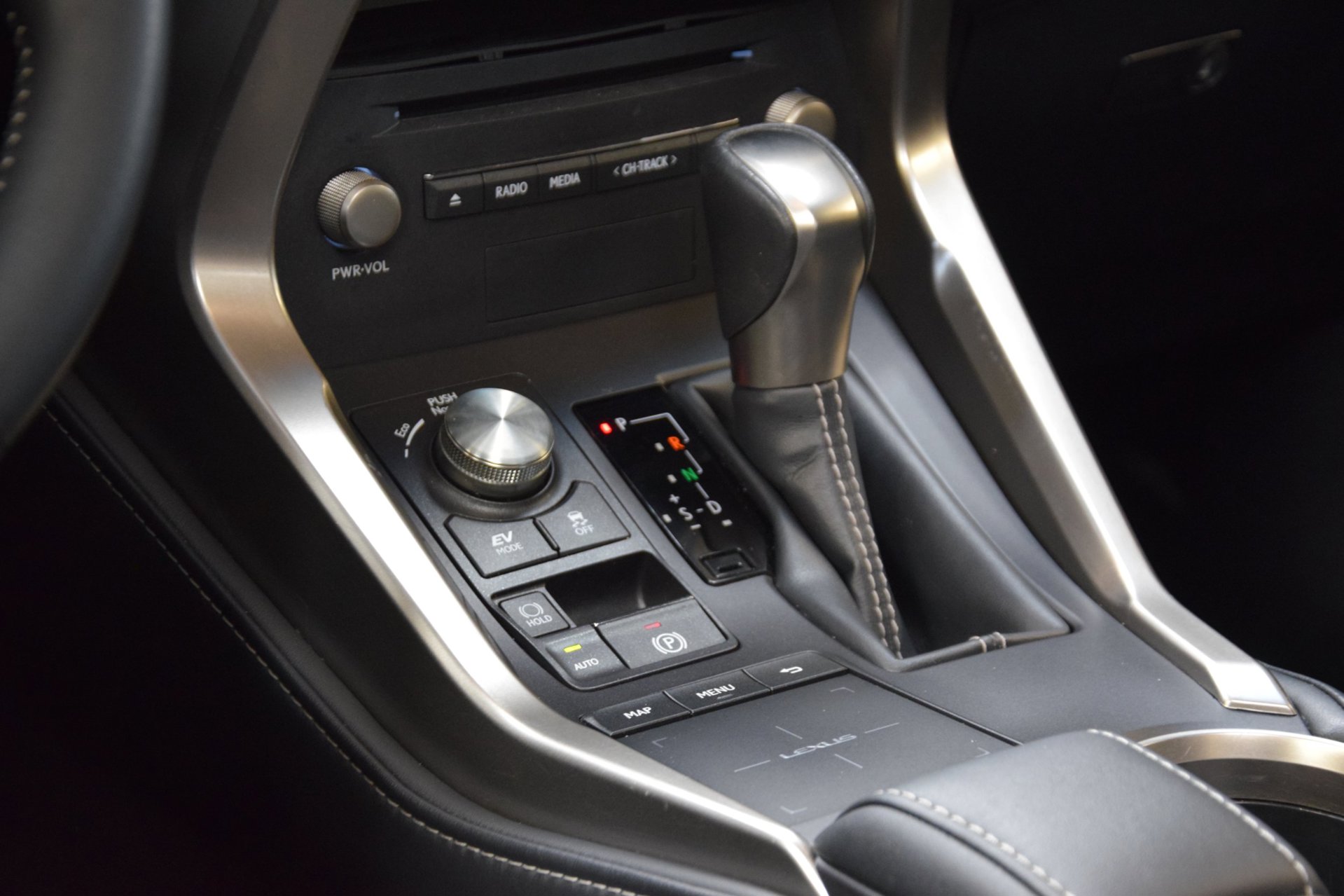 Foto van Lexus Lexus Nx300h