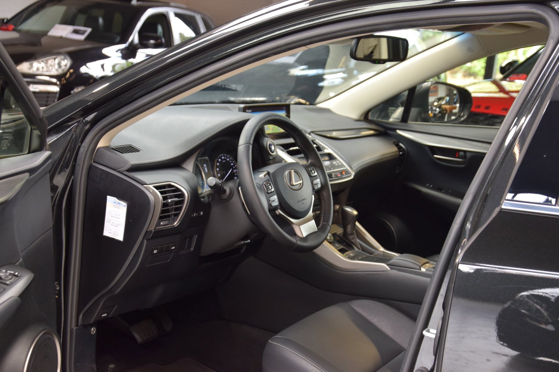 Foto van Lexus Lexus Nx300h