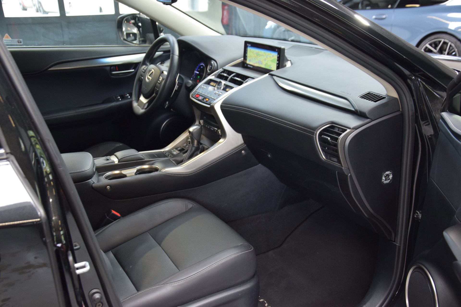 Foto van Lexus Lexus Nx300h
