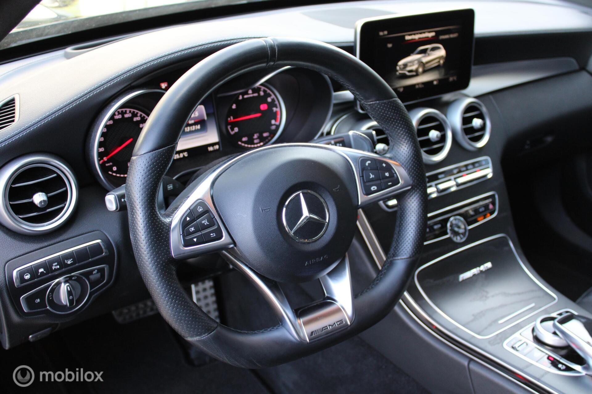 Foto van Mercedes-Benz AMG C 63