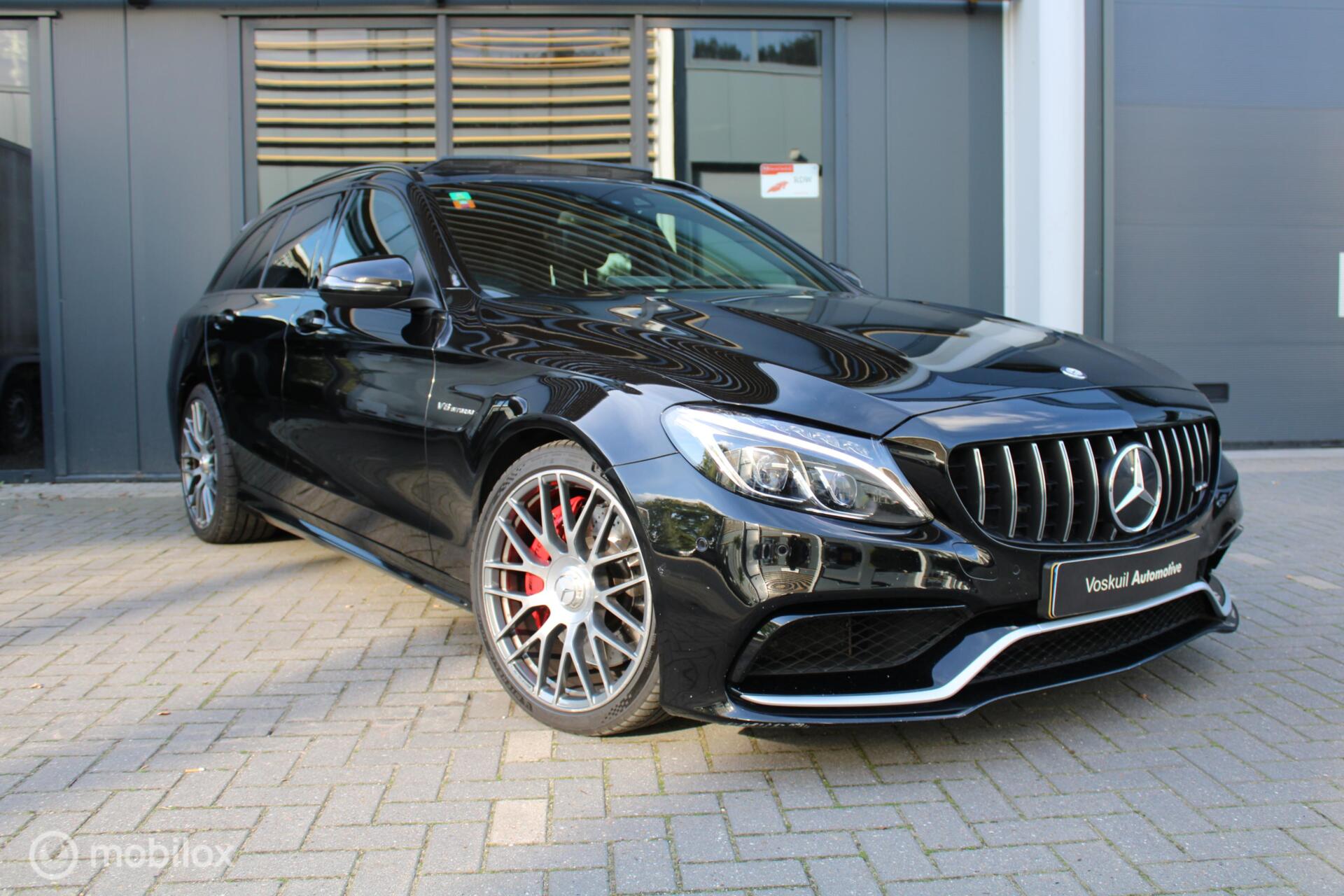 Foto van Mercedes-Benz AMG C 63