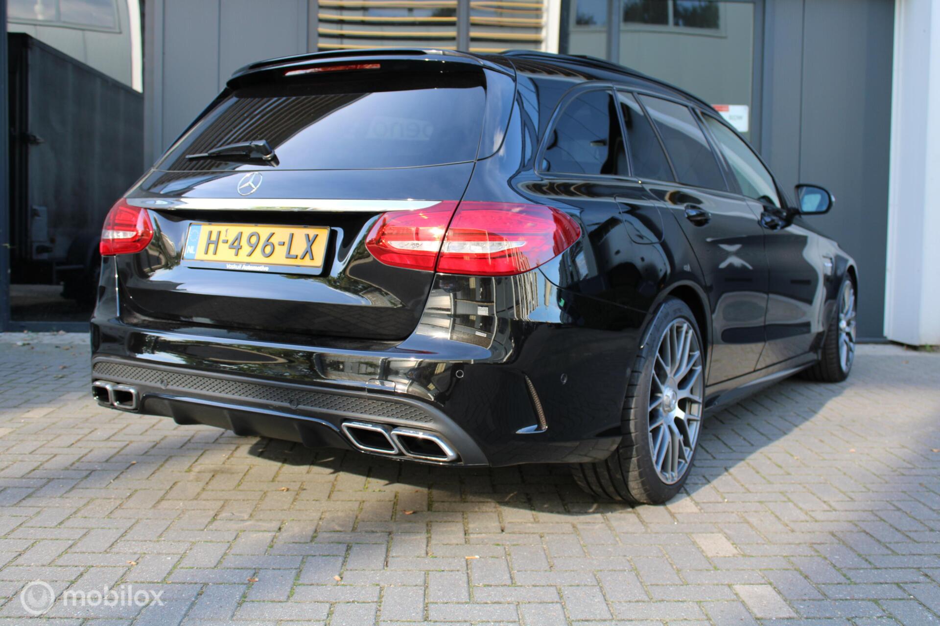 Foto van Mercedes-Benz AMG C 63