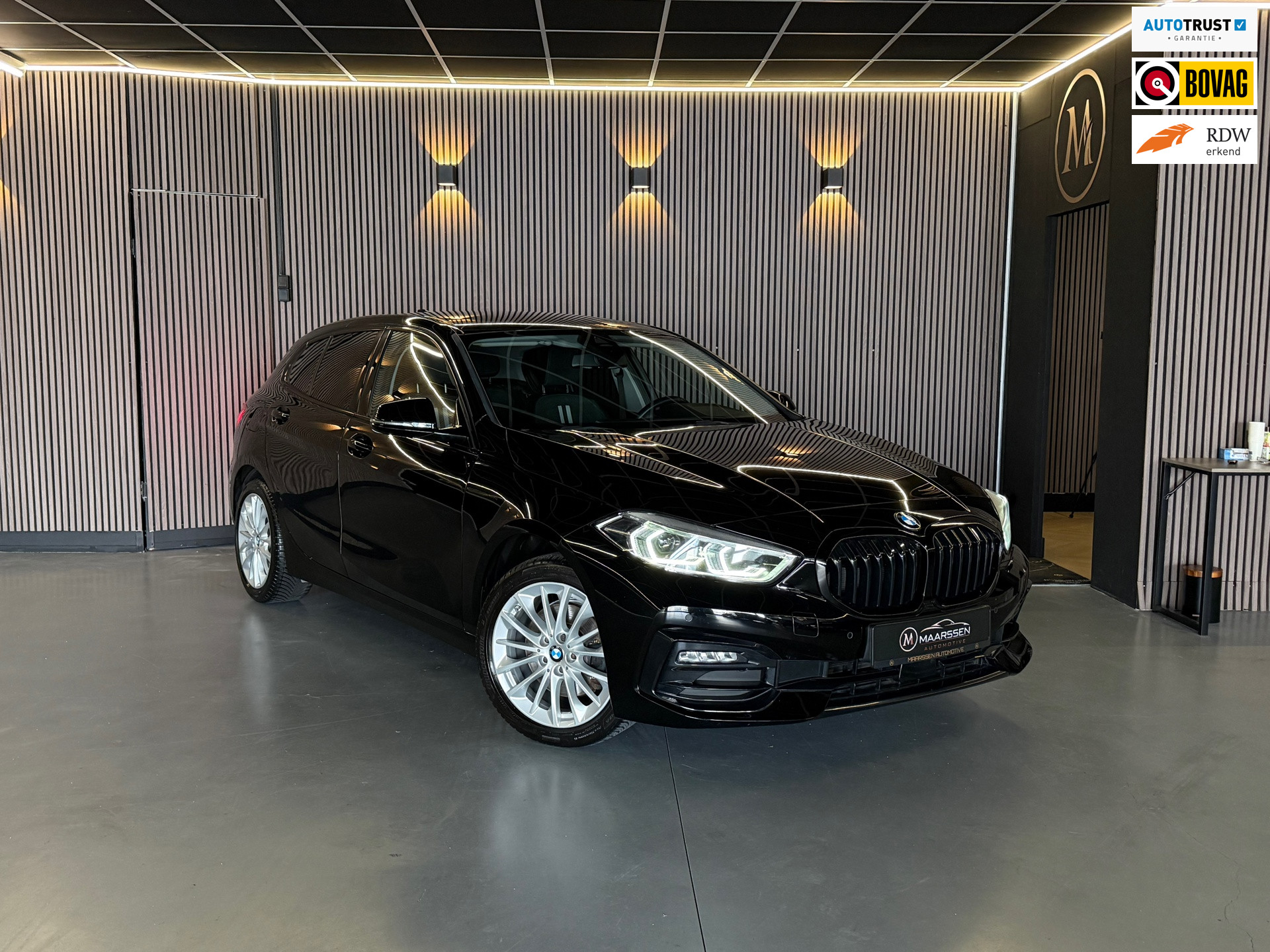 BMW 118i 118i Executive Edition |Digtale Dash|Automaat|Apple Carplay|Keyless|Camera 2019 - voorkant