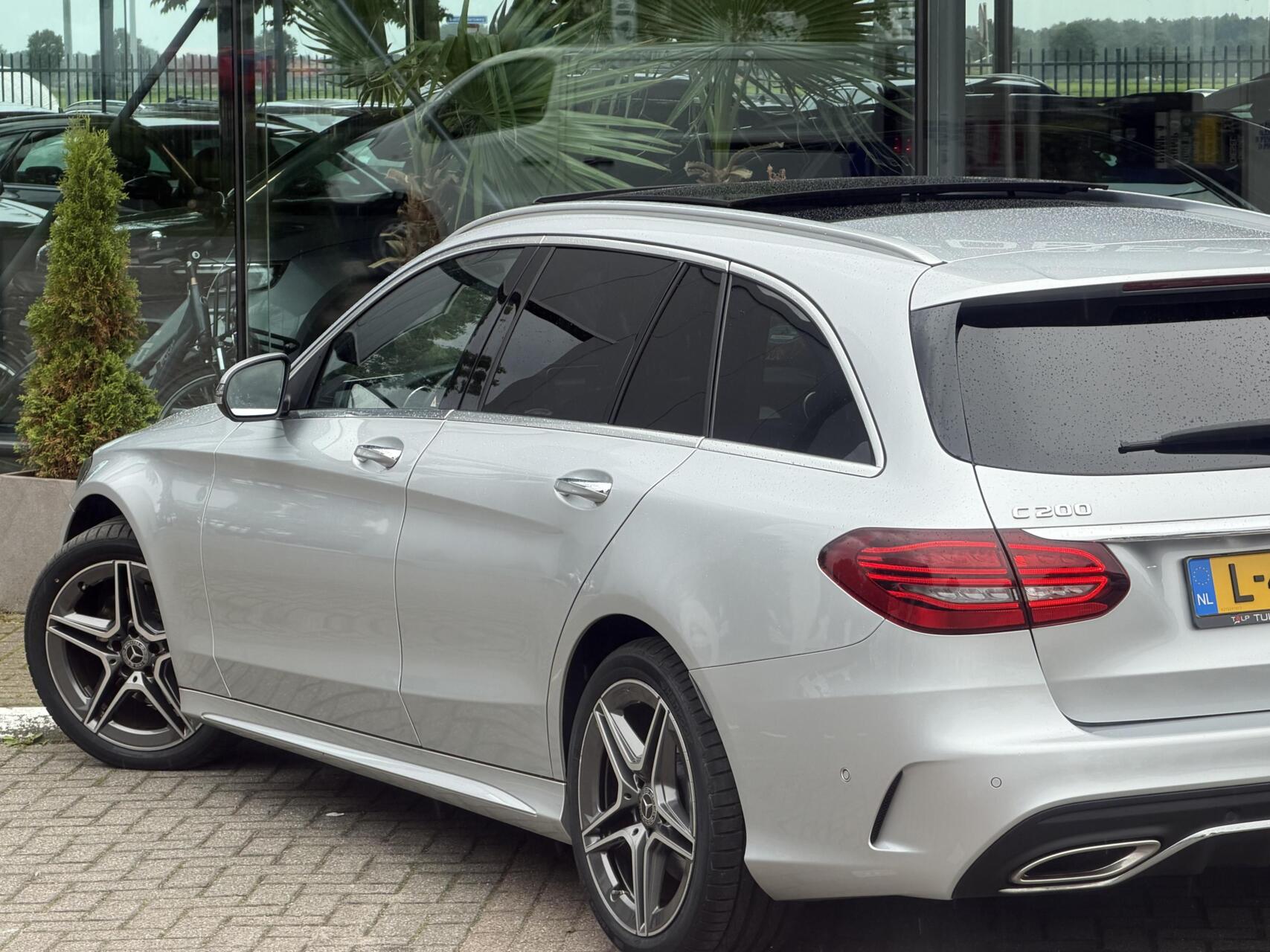 Foto van Mercedes-Benz C 200