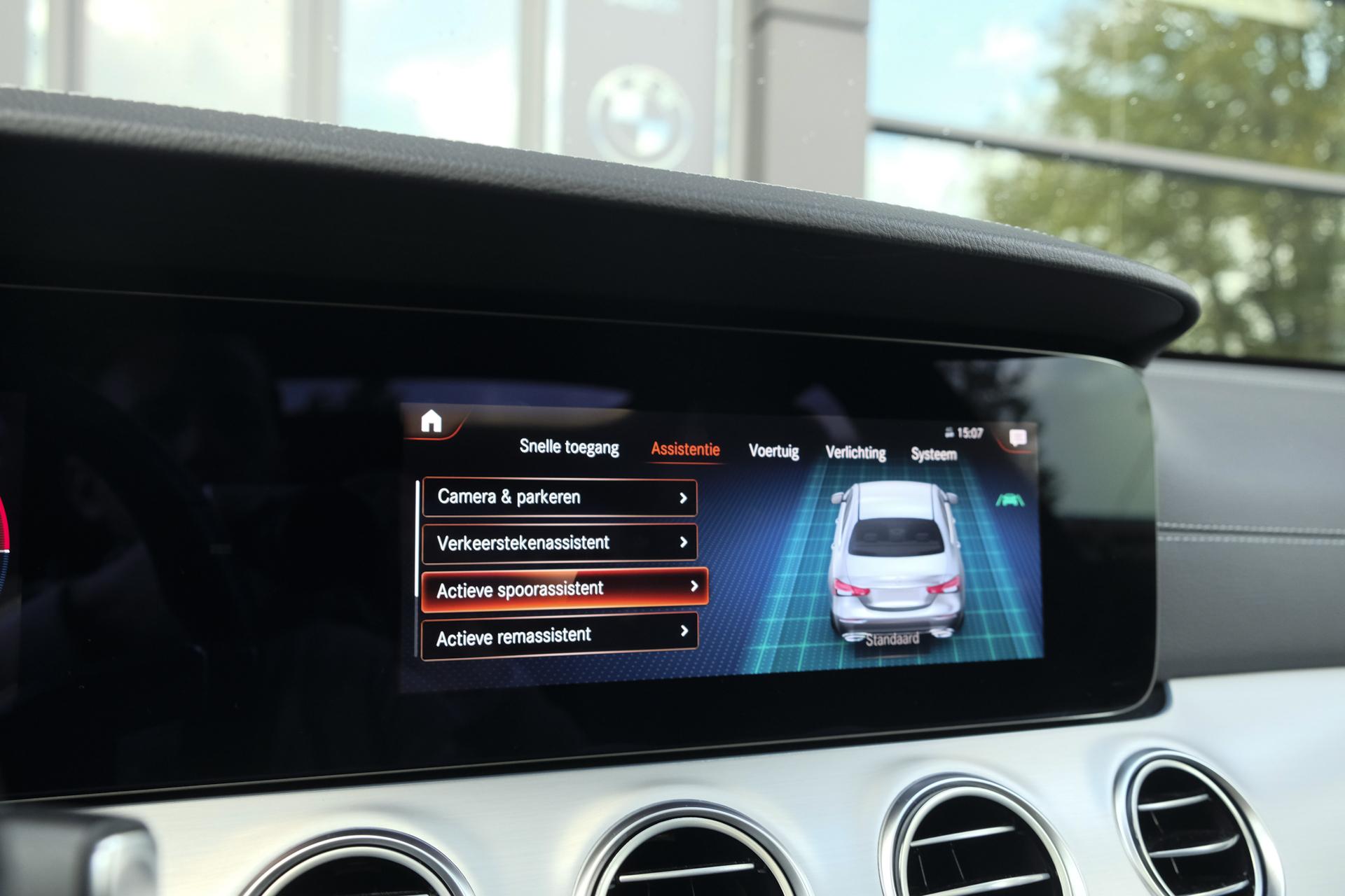Foto van Mercedes-Benz E 300 E