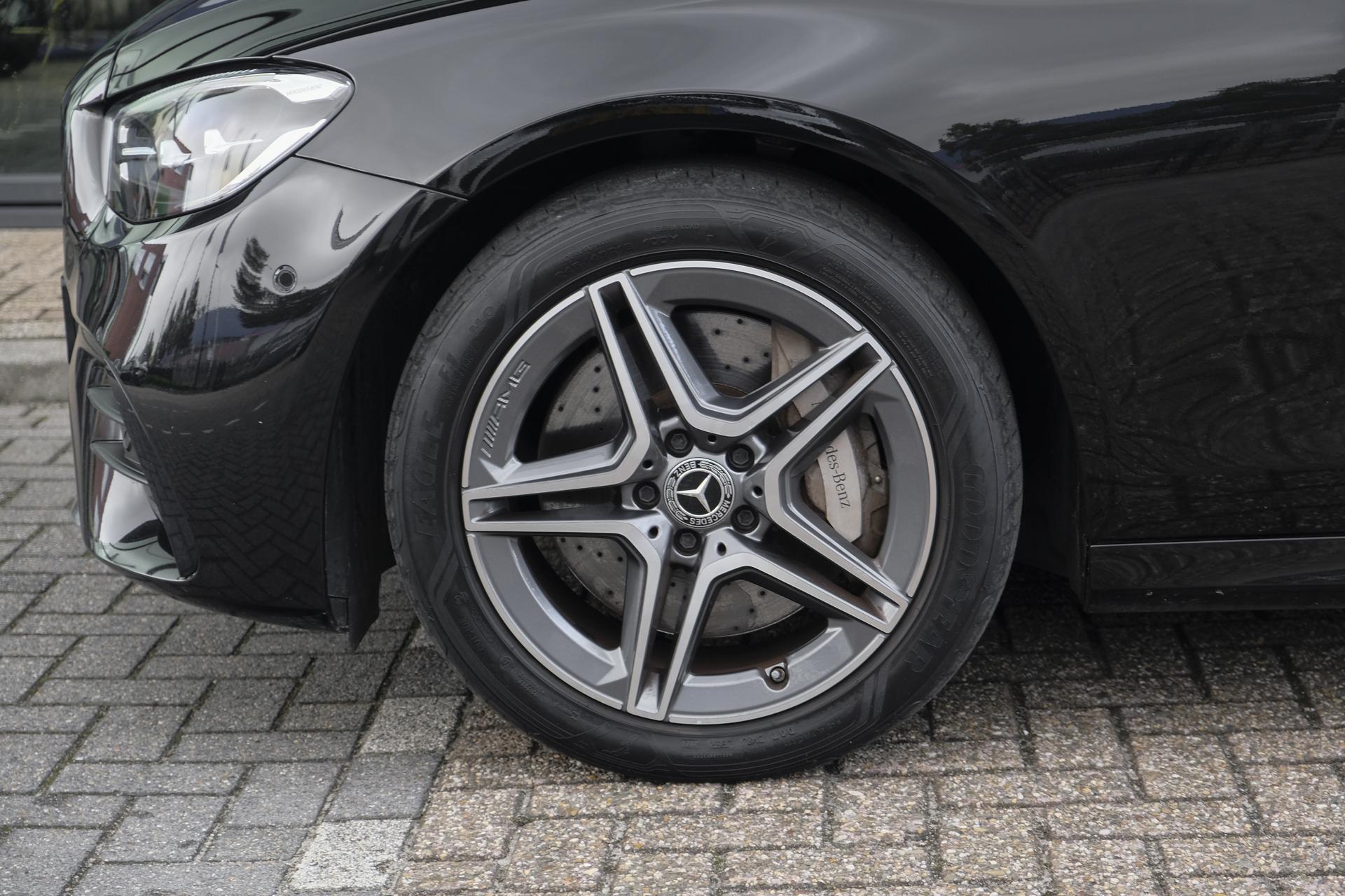 Foto van Mercedes-Benz E 300 E