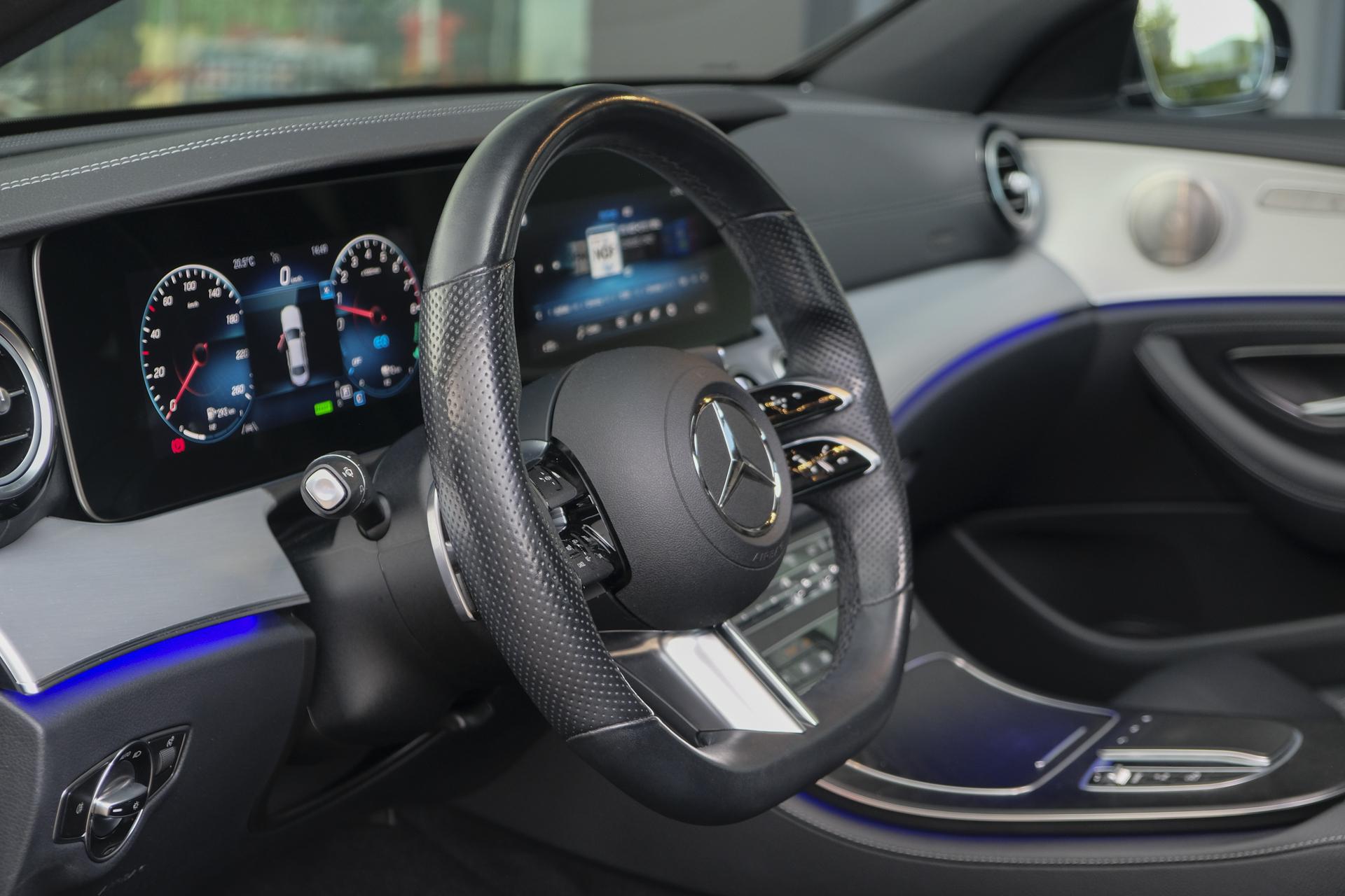 Foto van Mercedes-Benz E 300 E