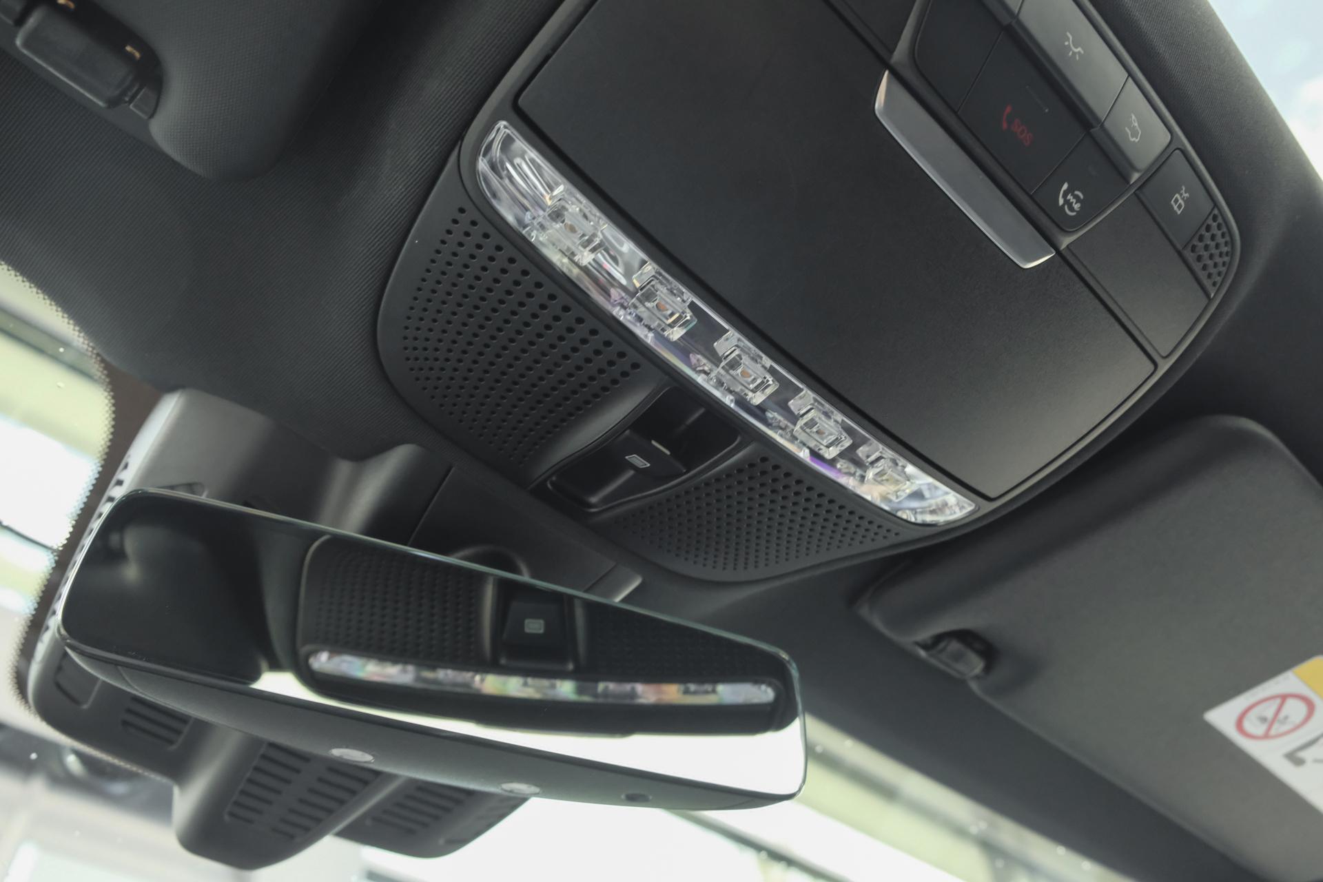Foto van Mercedes-Benz E 300 E