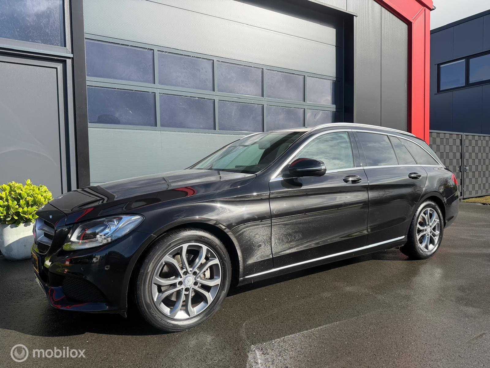 Foto van Mercedes-Benz C 200