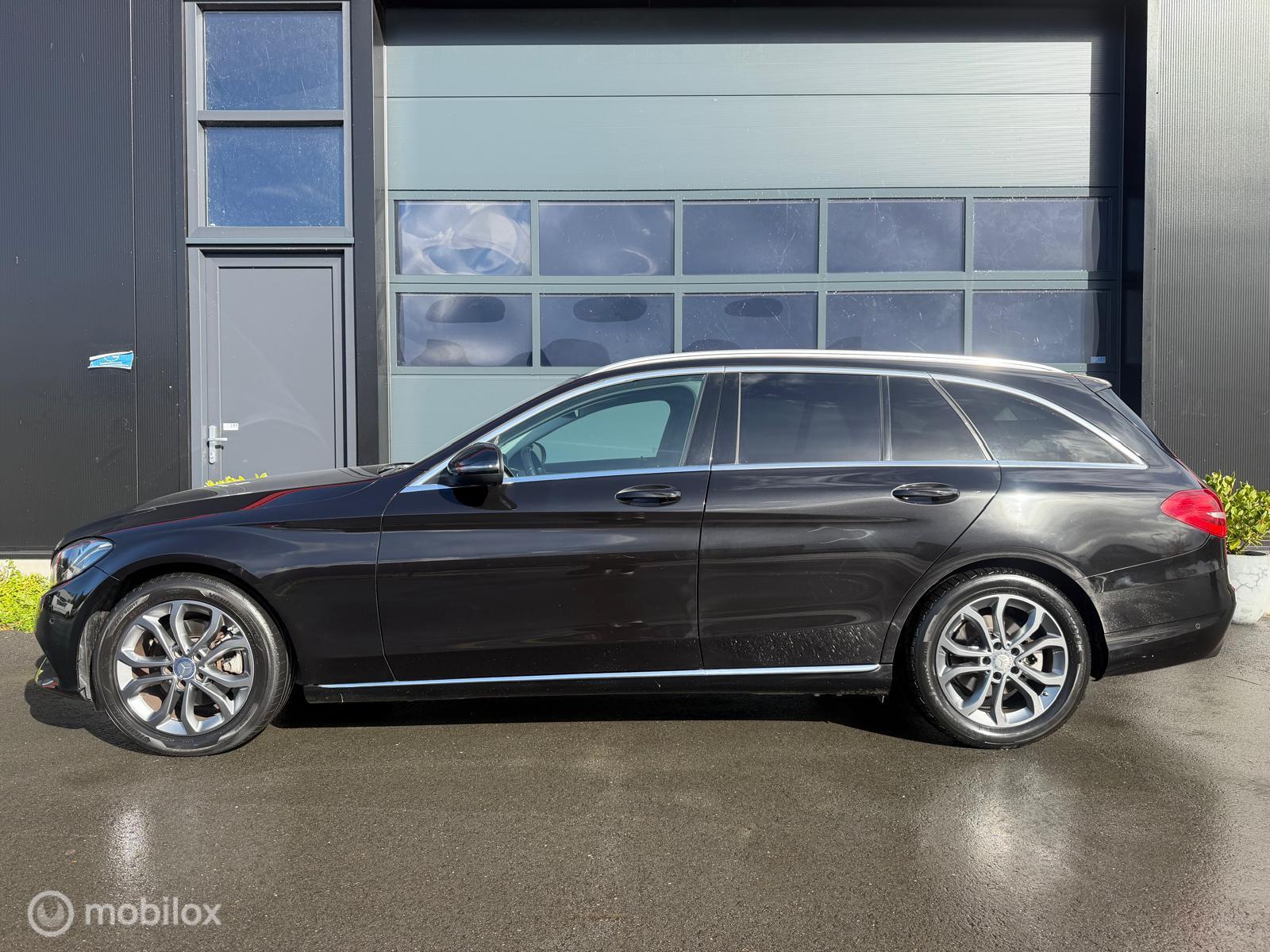 Foto van Mercedes-Benz C 200
