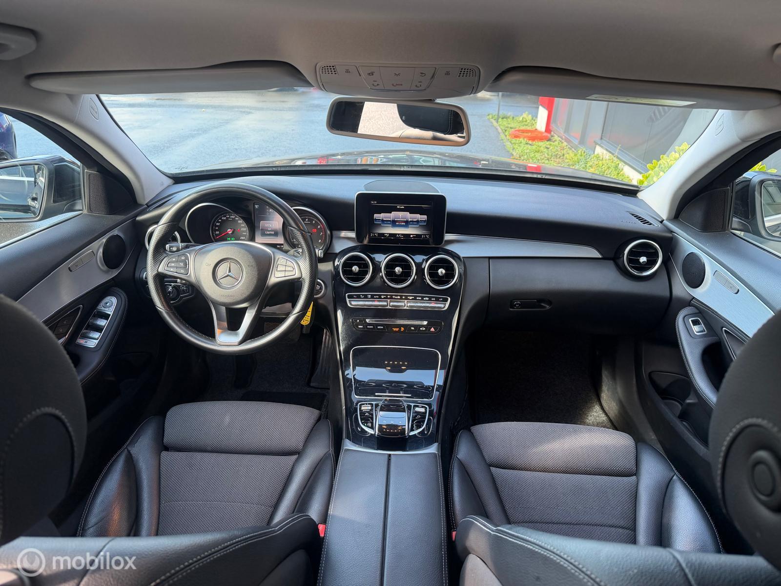 Foto van Mercedes-Benz C 200