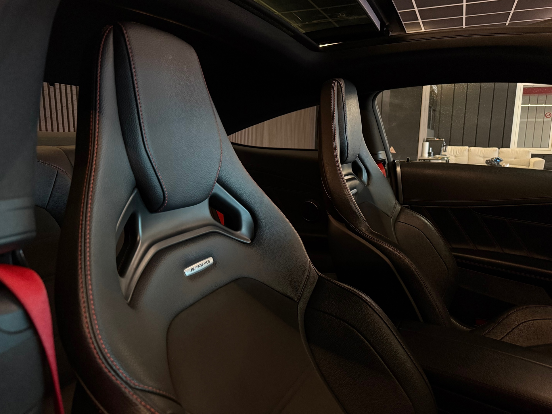 Foto van Mercedes-Benz AMG C 43