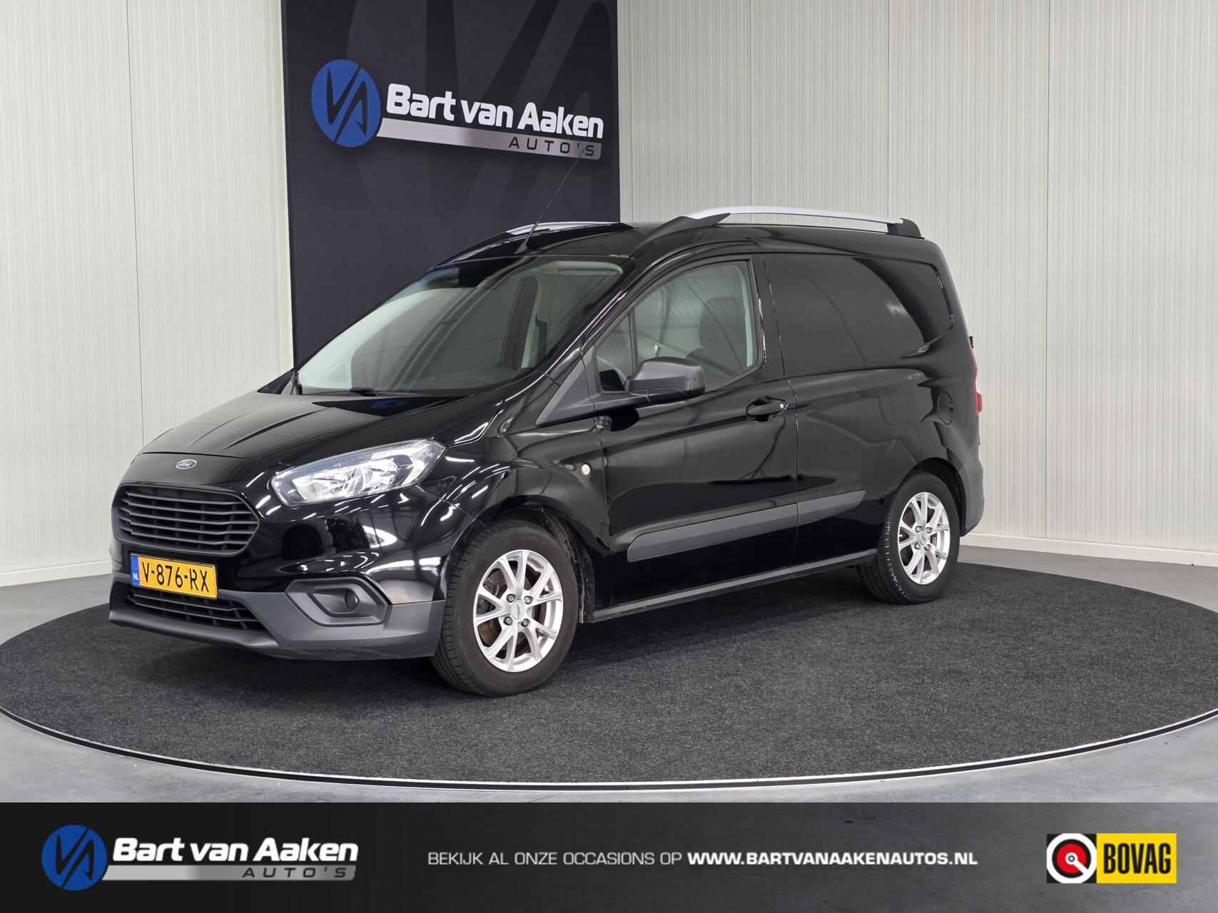Ford Transit Courier 1.5 TDCI Trend Apple/Android Trekhaak 2018 - voorkant