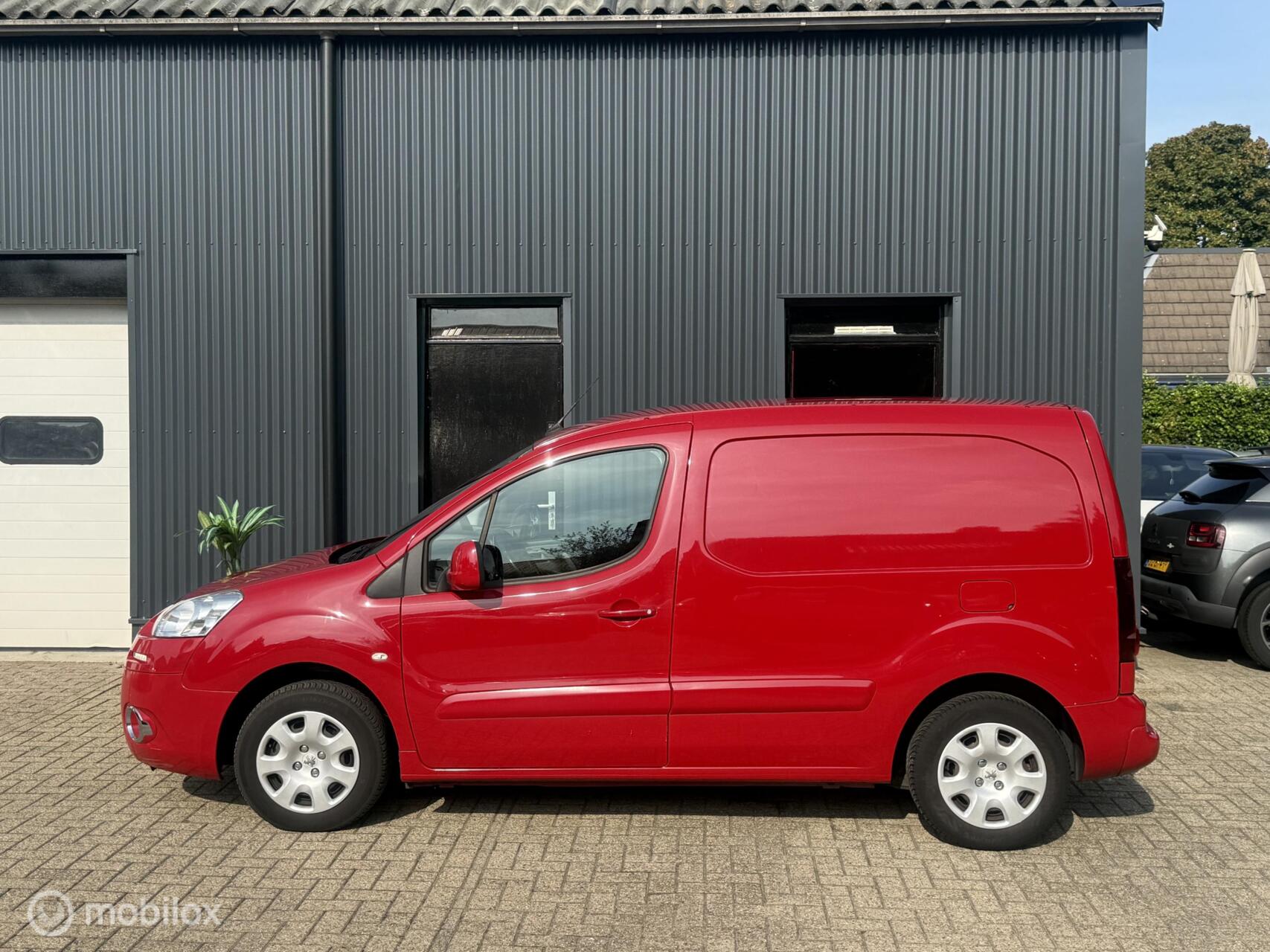 Foto van Peugeot Partner