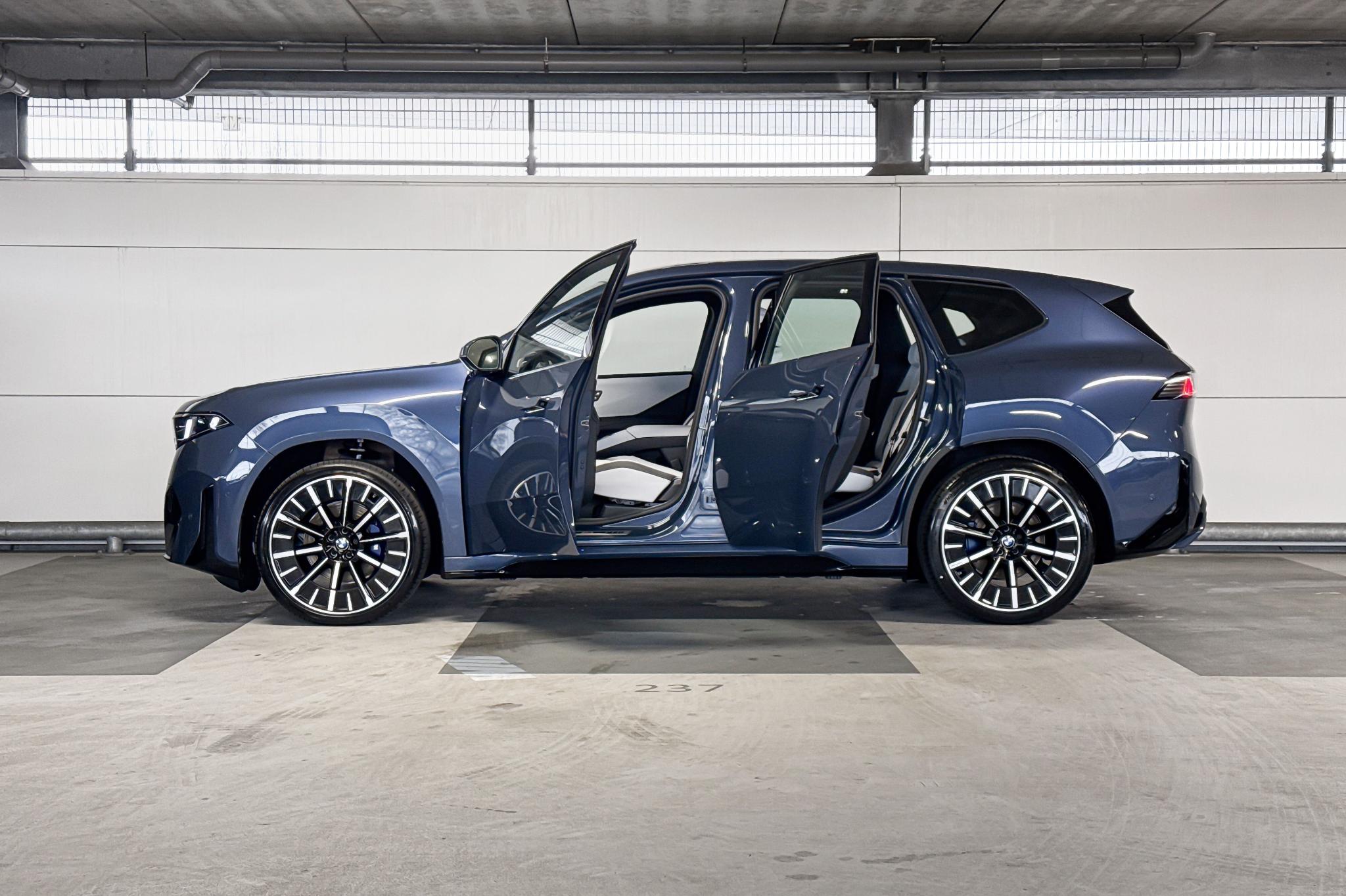 Foto van BMW Ix3