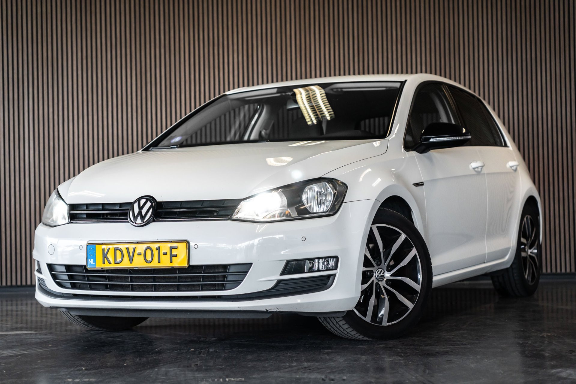 Volkswagen Golf Variant 1.4 TSI Highline I KEYLESS I CAMERA 2016 - voorkant
