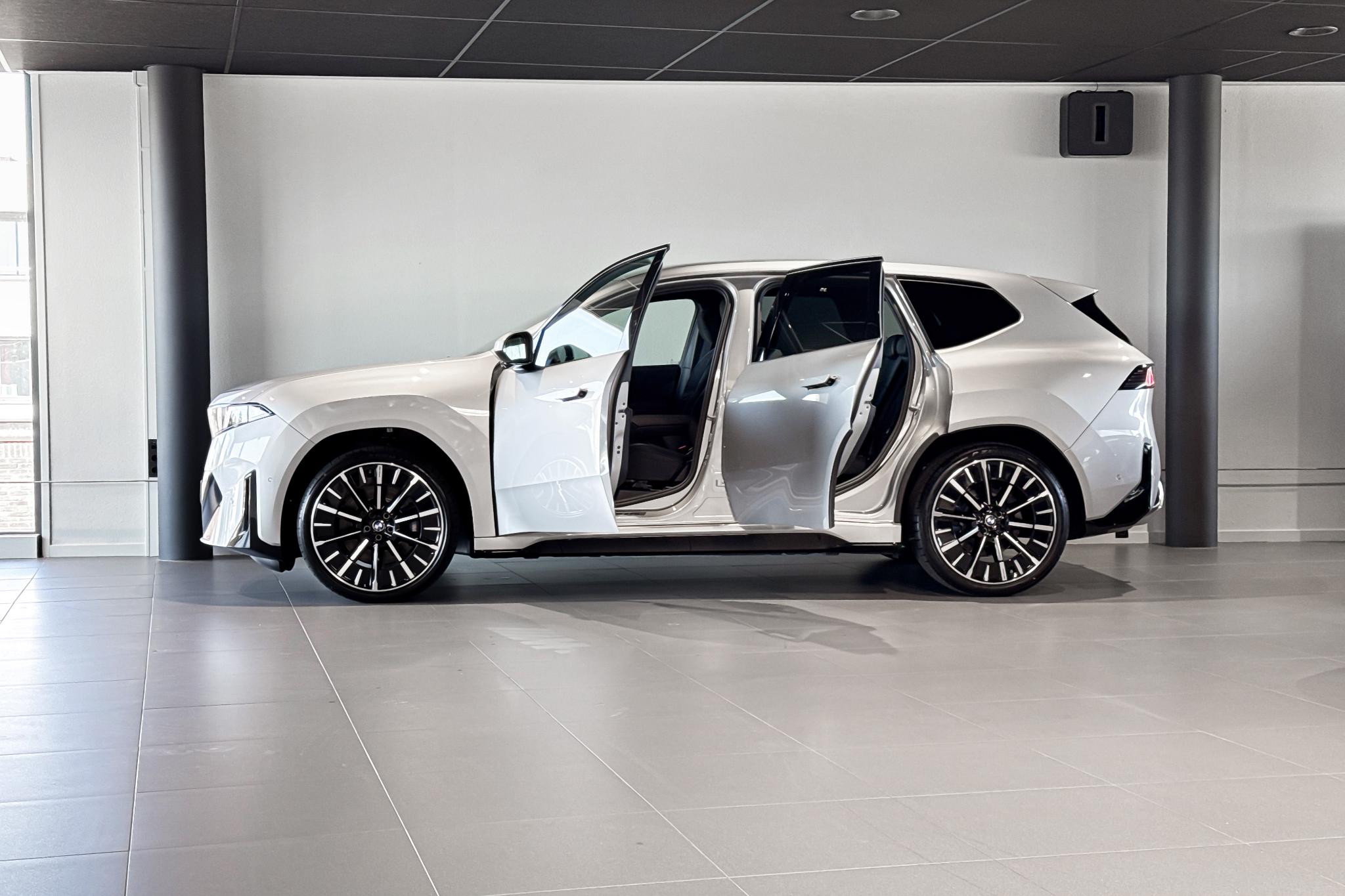 Foto van BMW Ix3