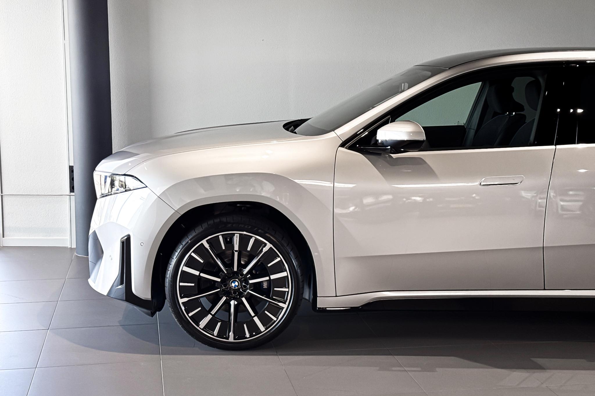 Foto van BMW Ix3