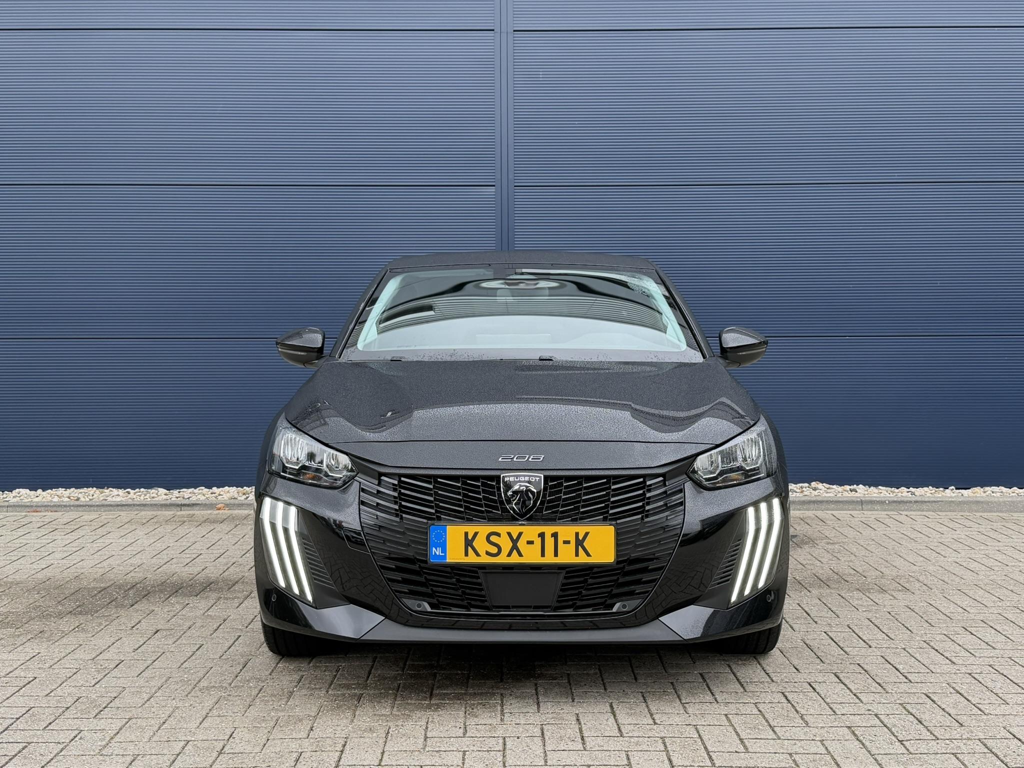 Foto van Peugeot E-208