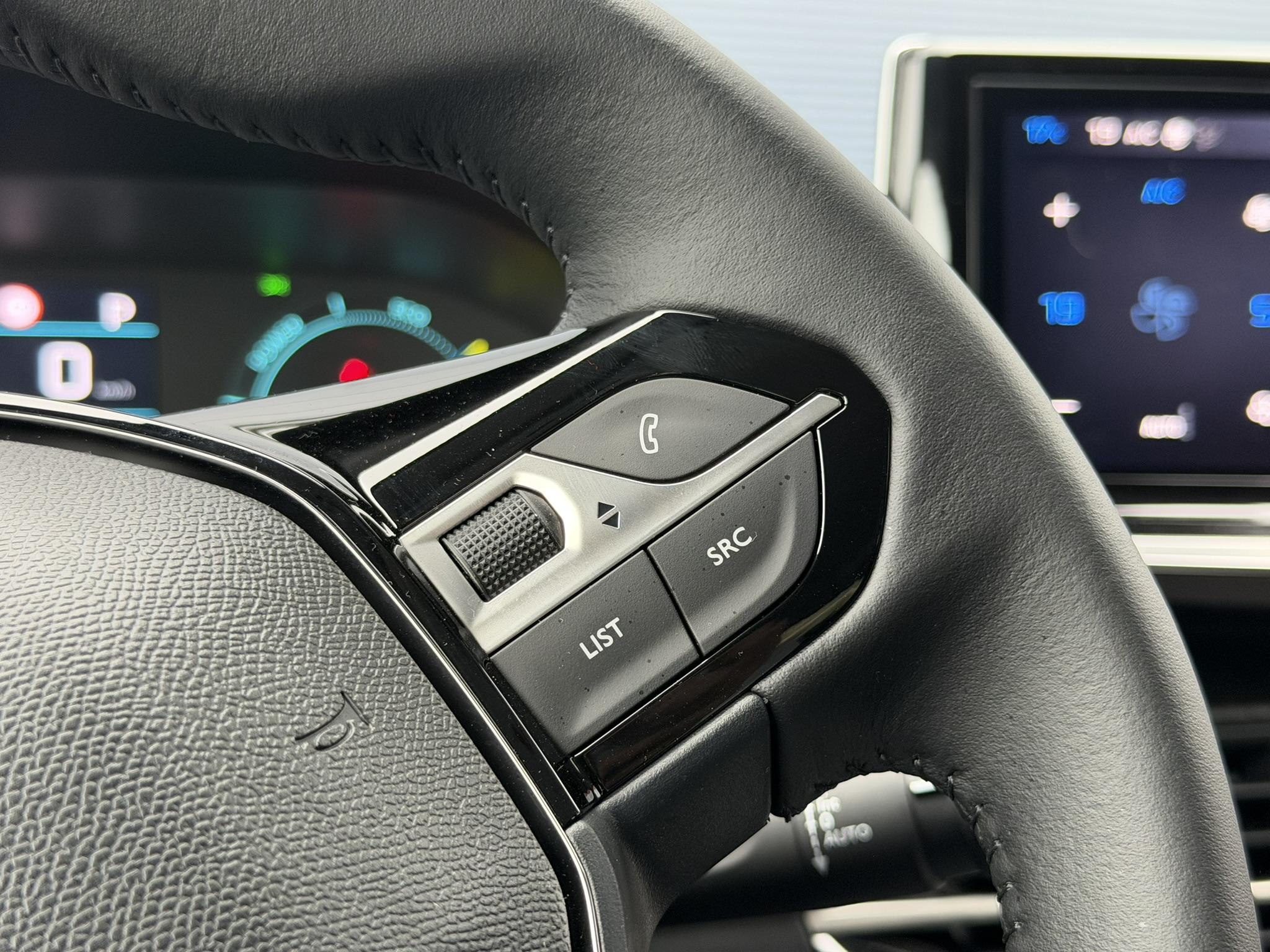 Foto van Peugeot E-208