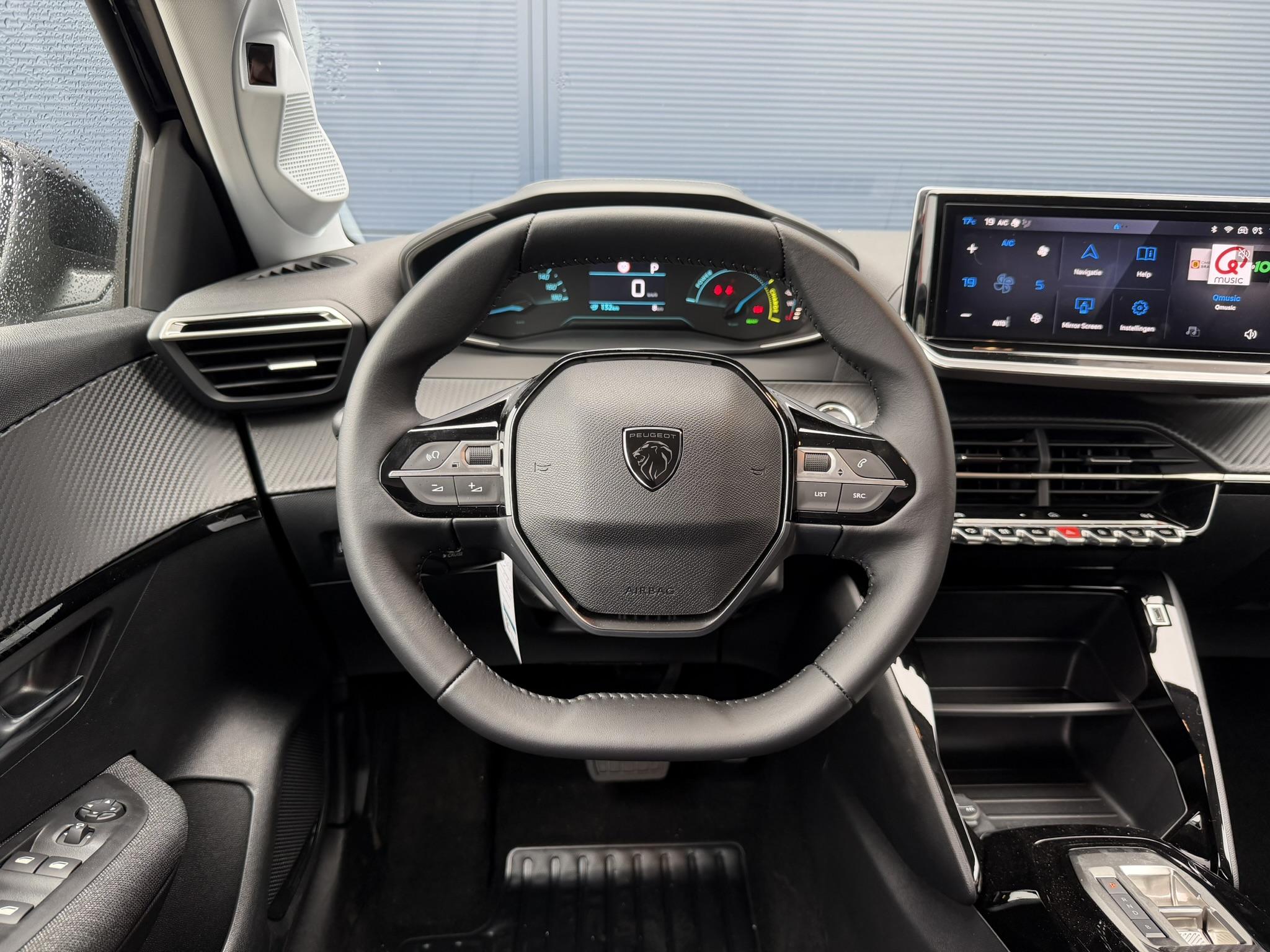 Foto van Peugeot E-208
