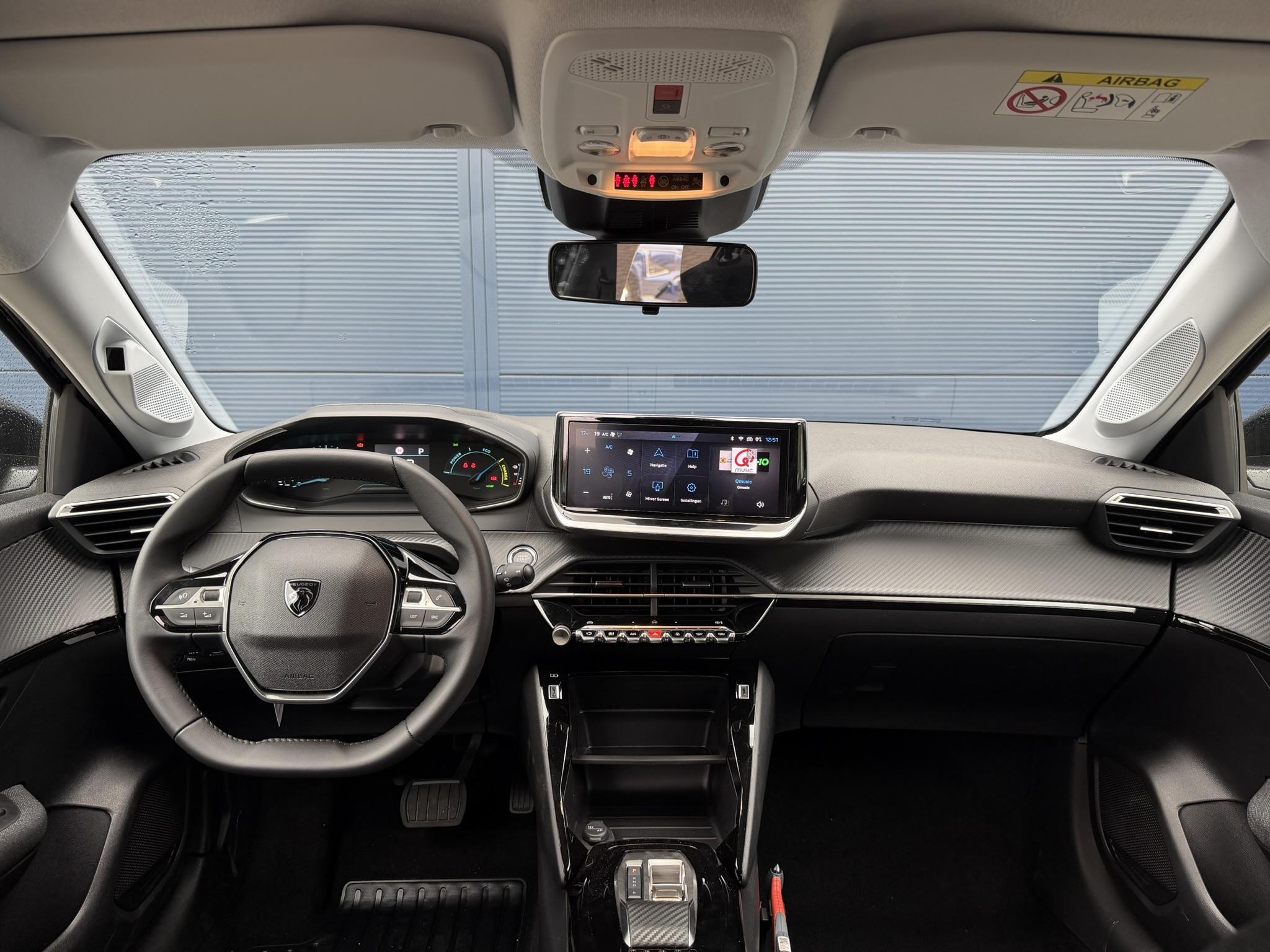 Foto van Peugeot E-208
