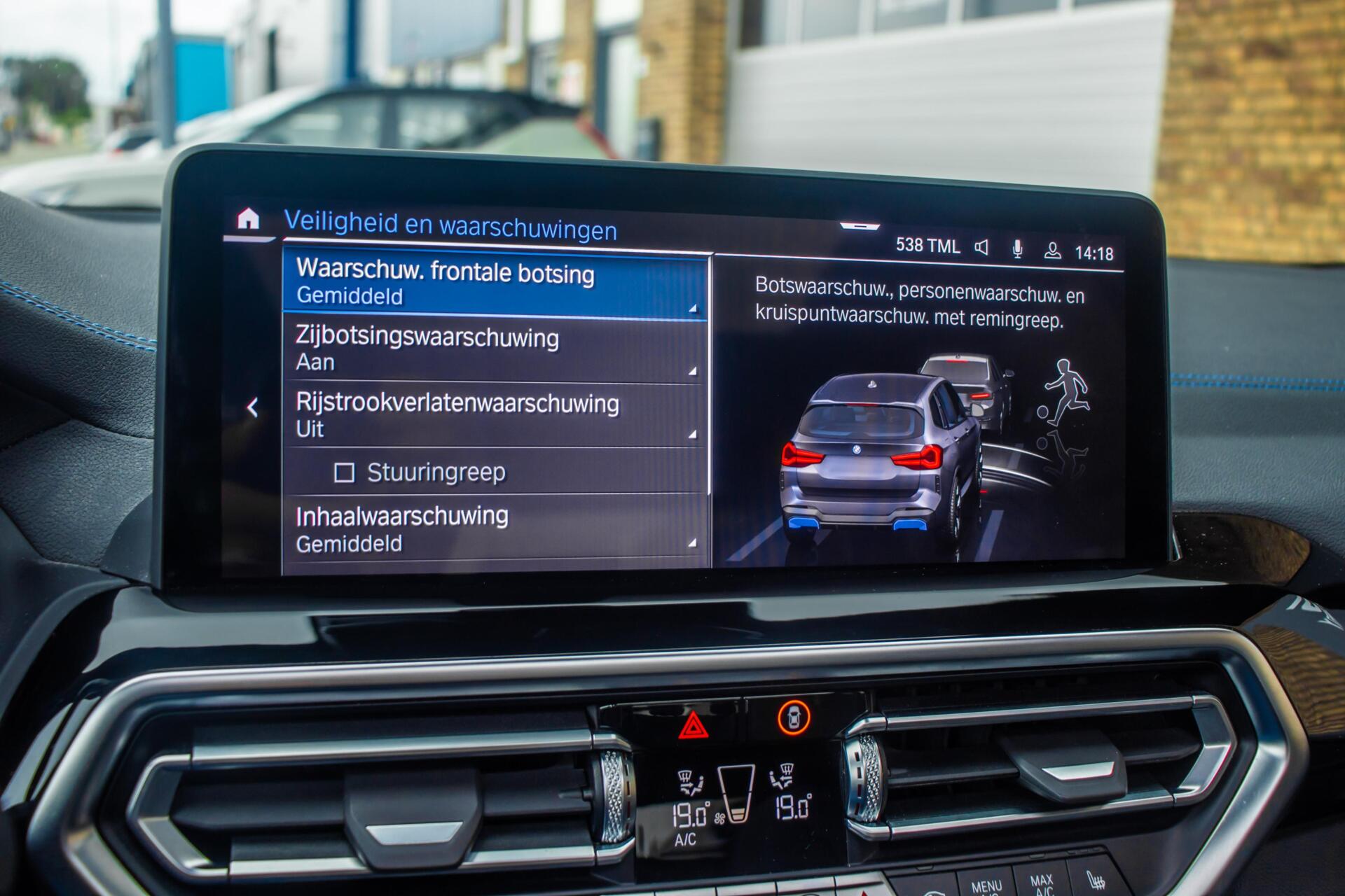 Foto van BMW Ix3