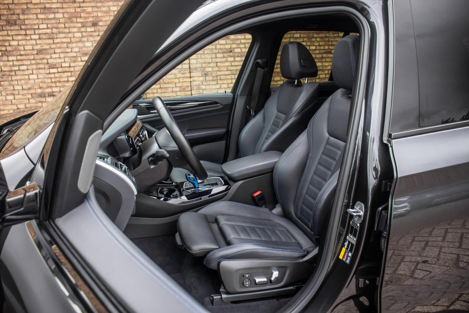 Foto van BMW Ix3