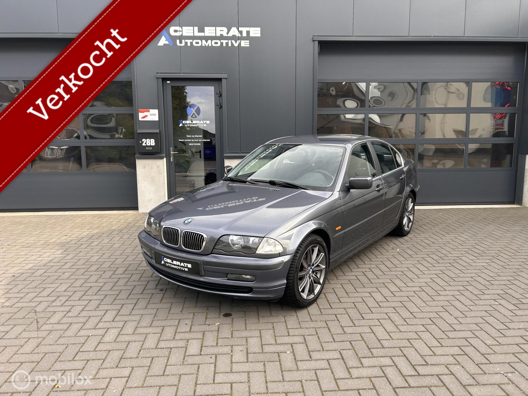 BMW 3er Reihe 325i Executive 2001 - voorkant