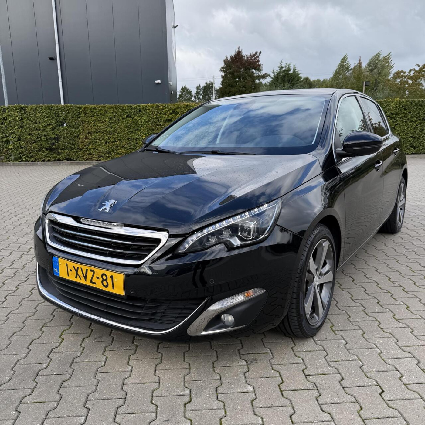 Peugeot 308 1.2 GT-line | NW DISTRIBUTIERIEM & APK ! 2014 - voorkant