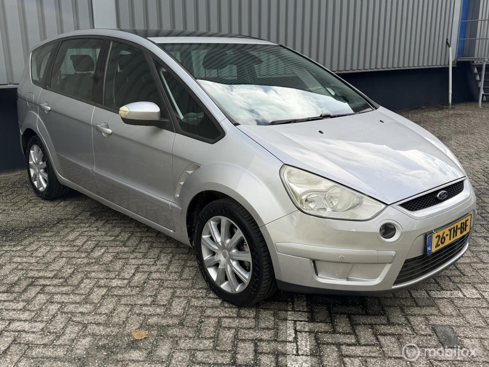 Ford S-max 2.0 Titanium 7p. 2006 - voorkant