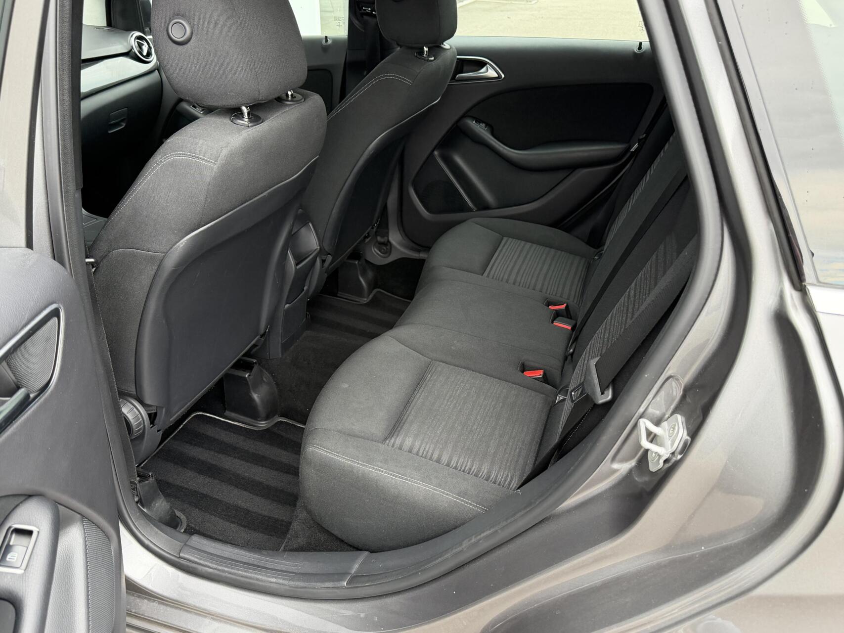 Foto van Mercedes-Benz B 180