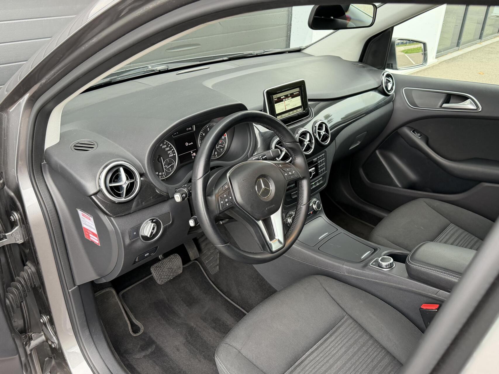 Foto van Mercedes-Benz B 180
