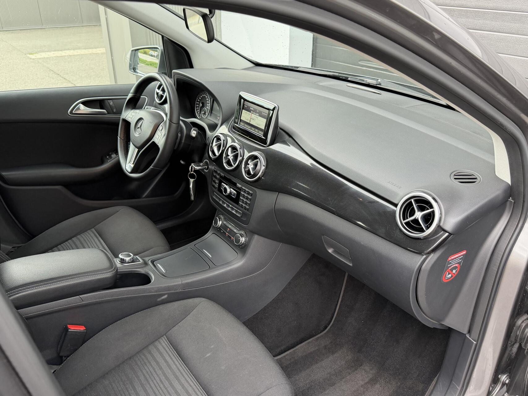 Foto van Mercedes-Benz B 180