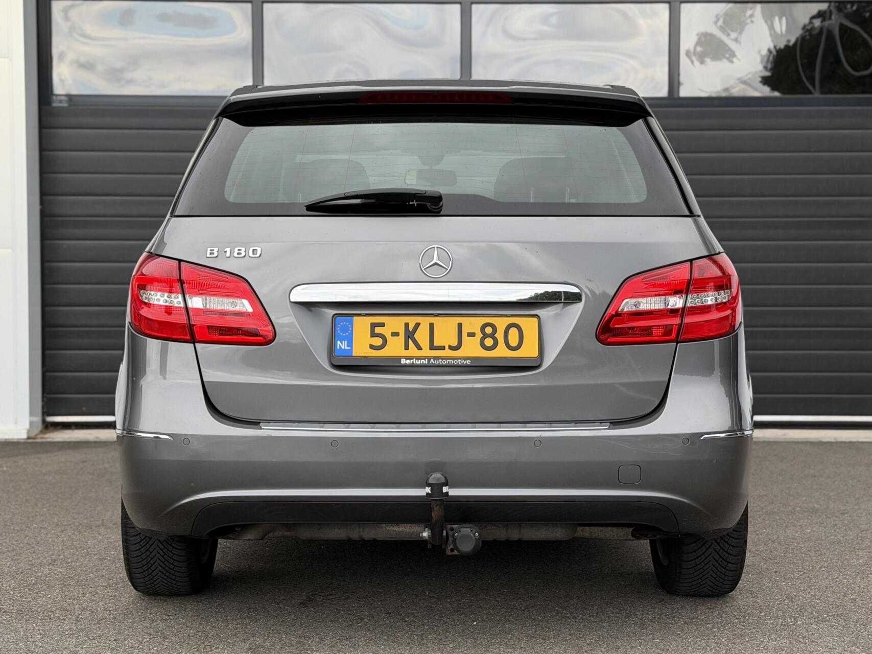 Foto van Mercedes-Benz B 180