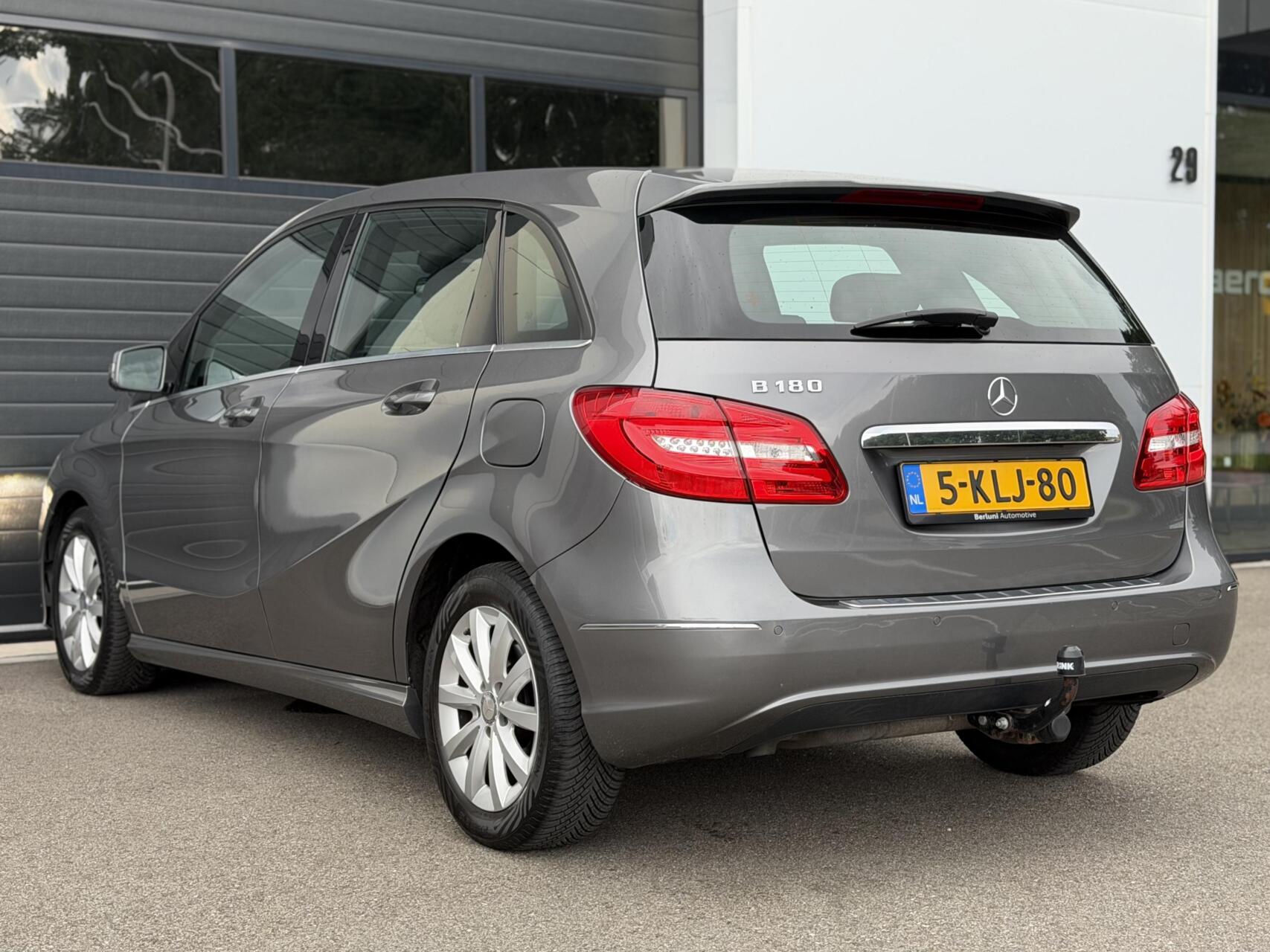 Foto van Mercedes-Benz B 180