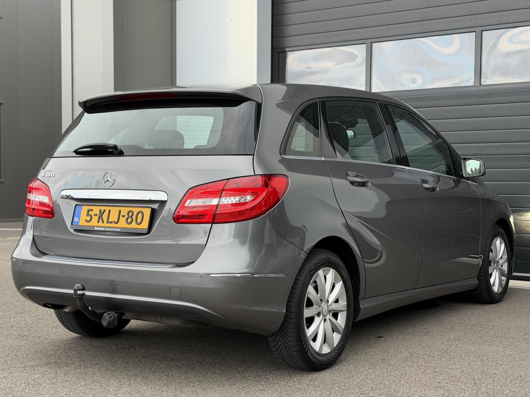 Foto van Mercedes-Benz B 180