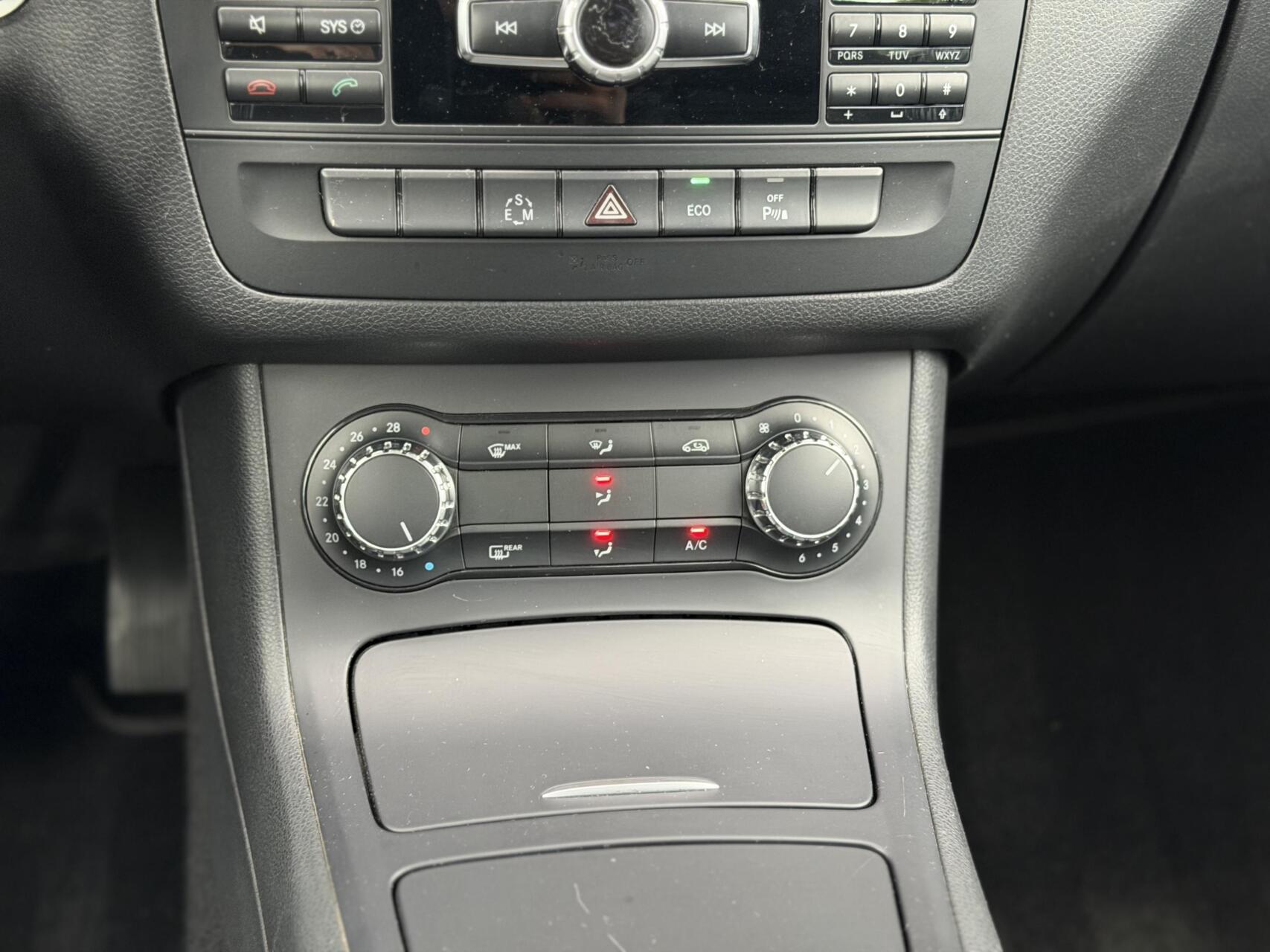 Foto van Mercedes-Benz B 180