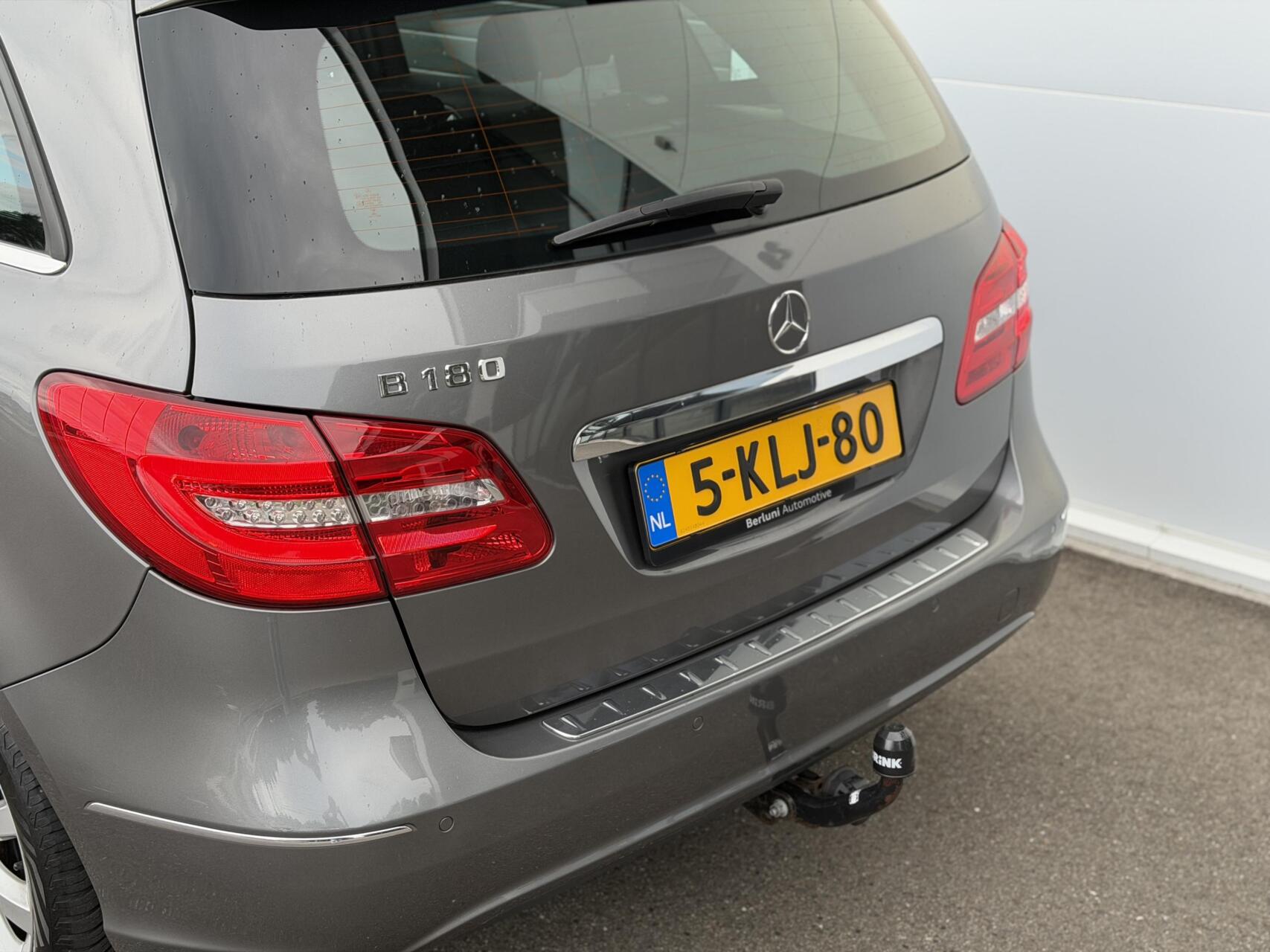 Foto van Mercedes-Benz B 180
