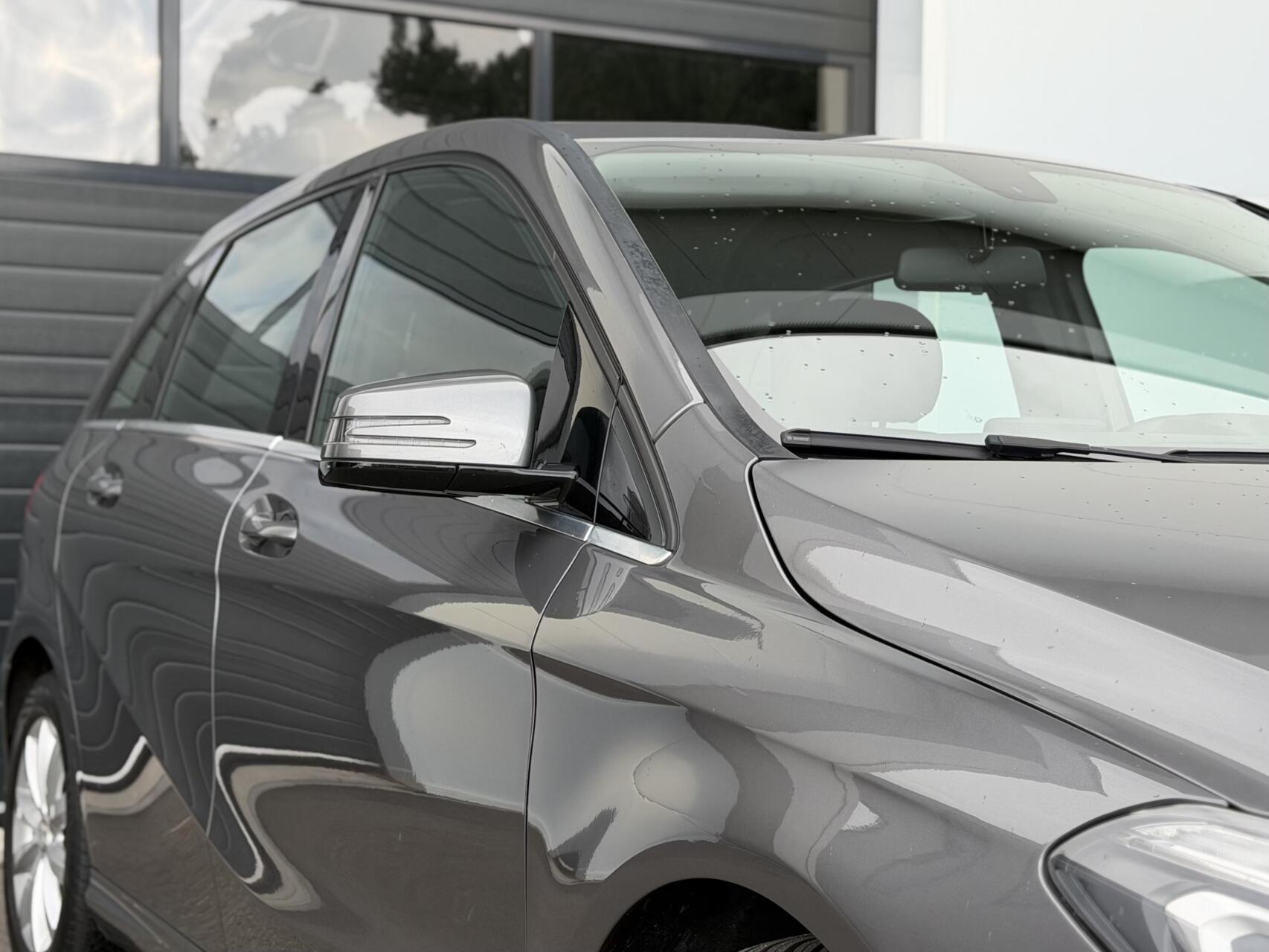 Foto van Mercedes-Benz B 180