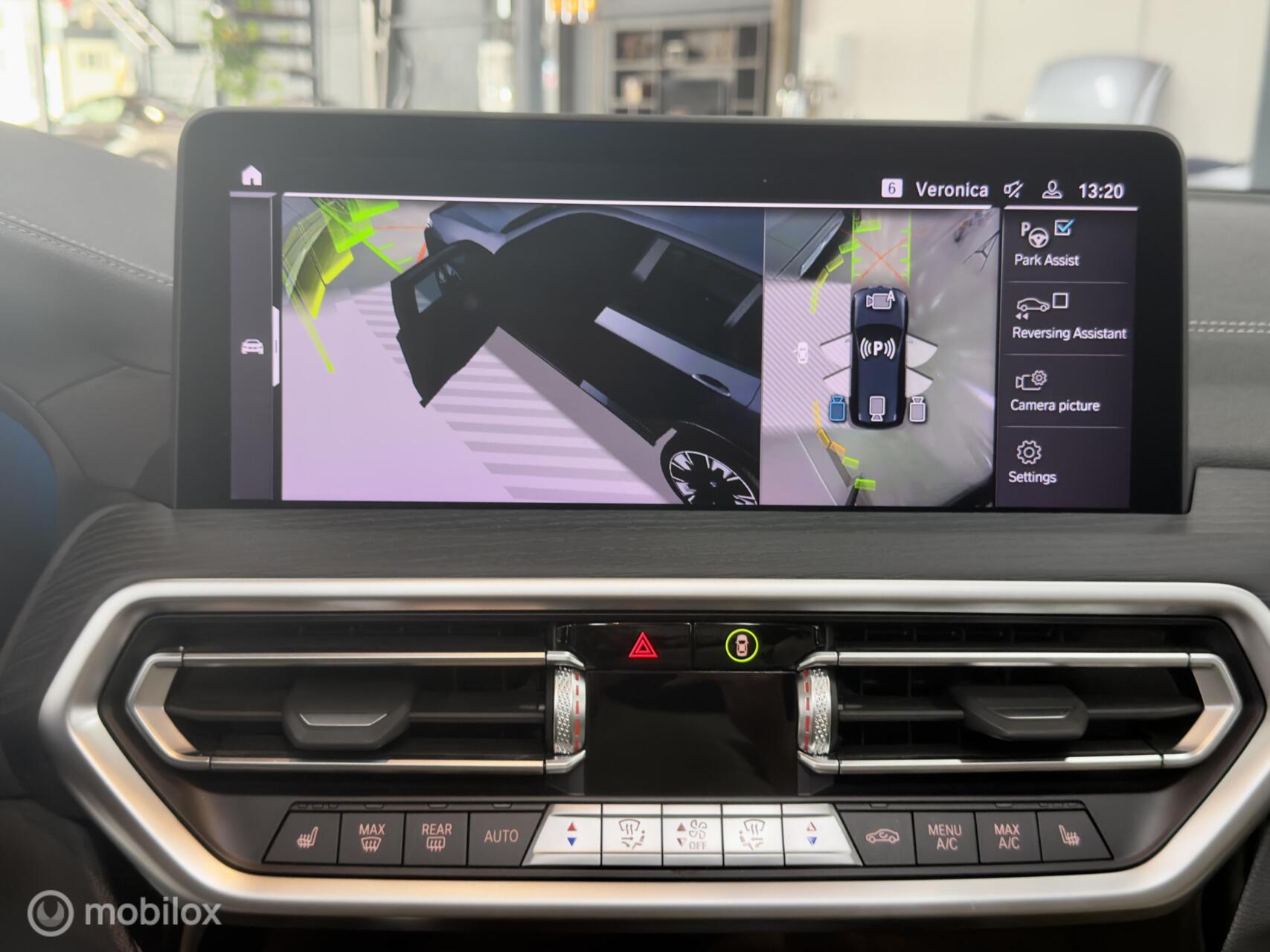 Foto van BMW Ix3