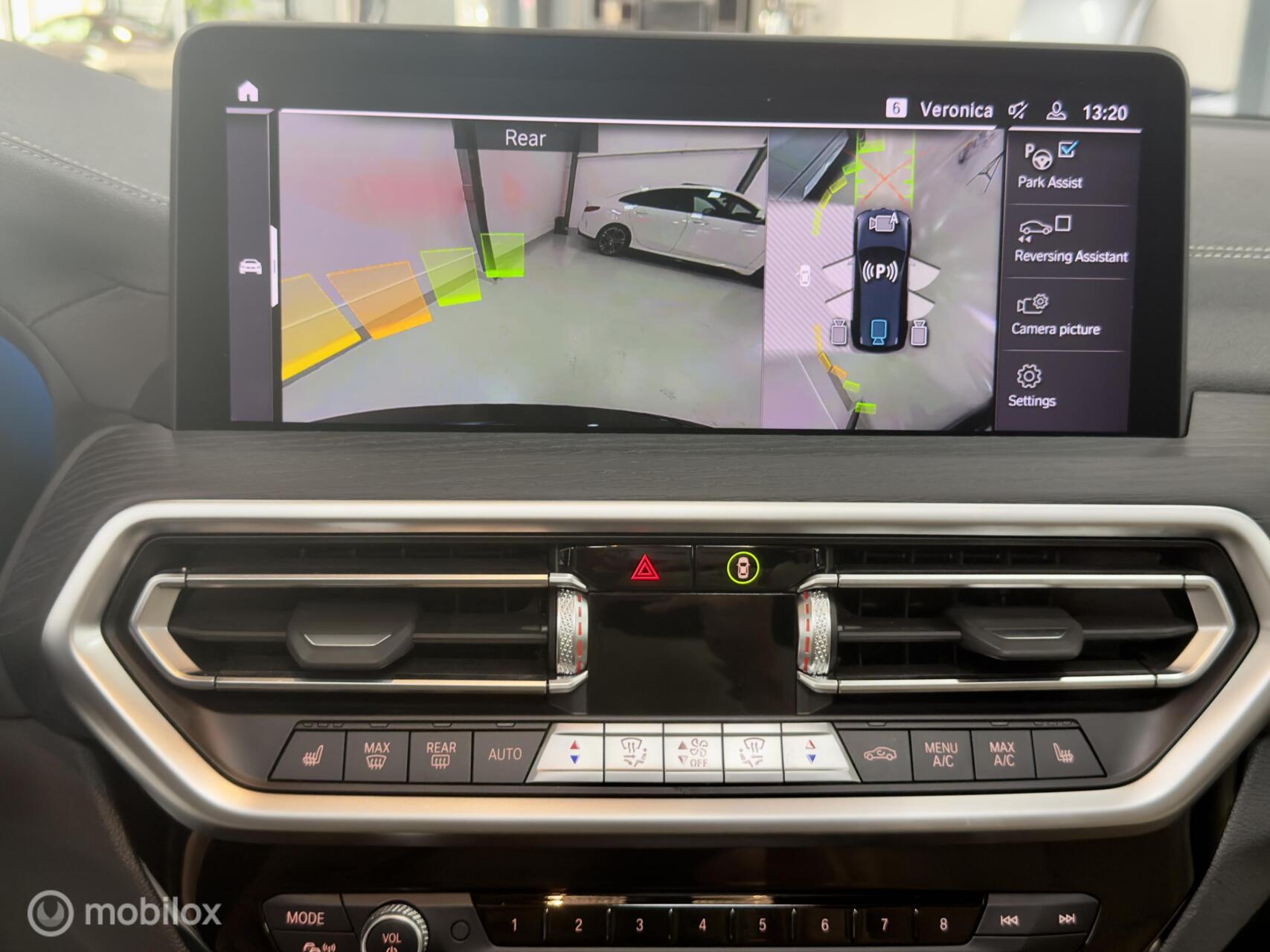 Foto van BMW Ix3